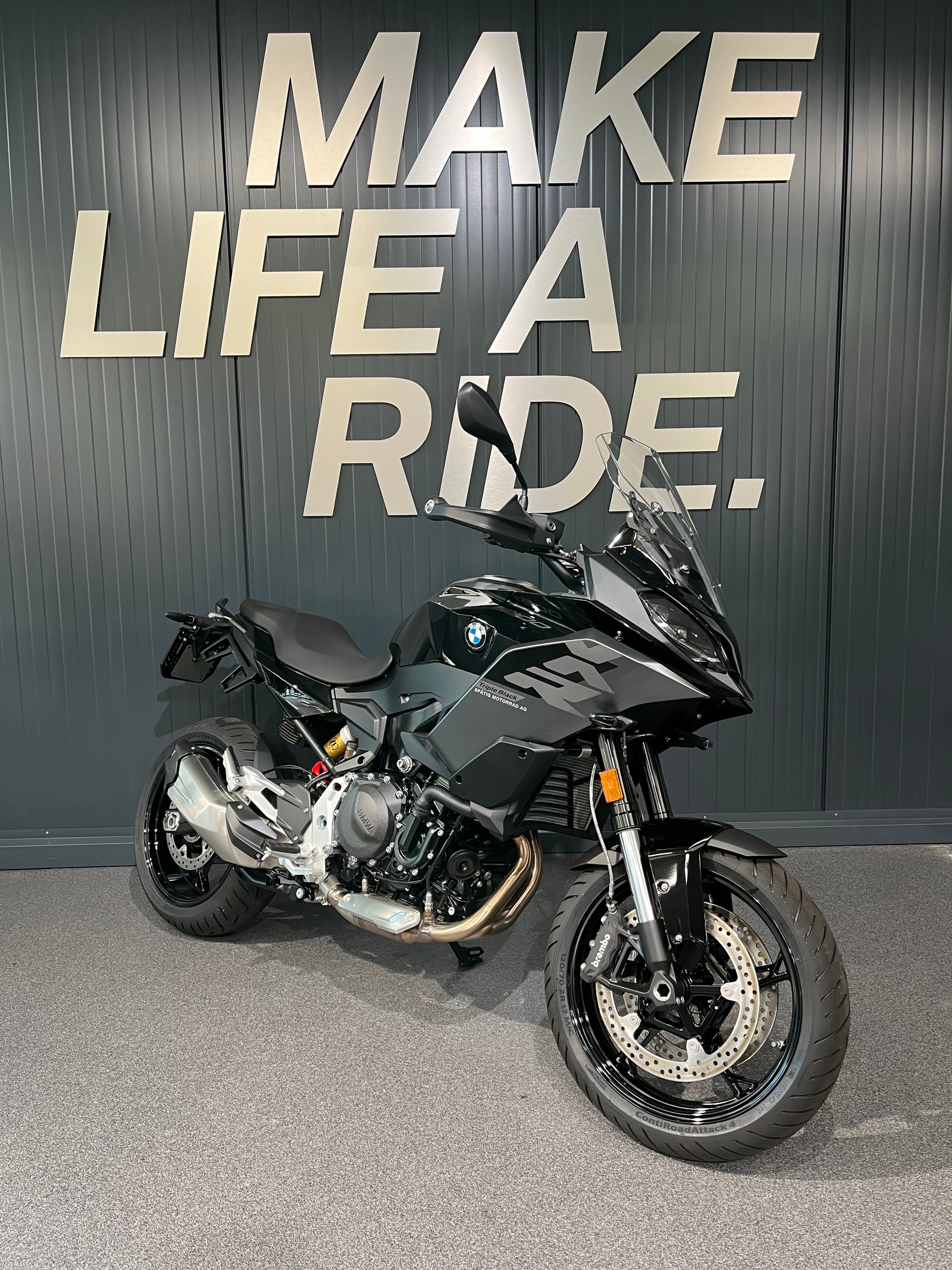 BMW F 900 XR-image-1