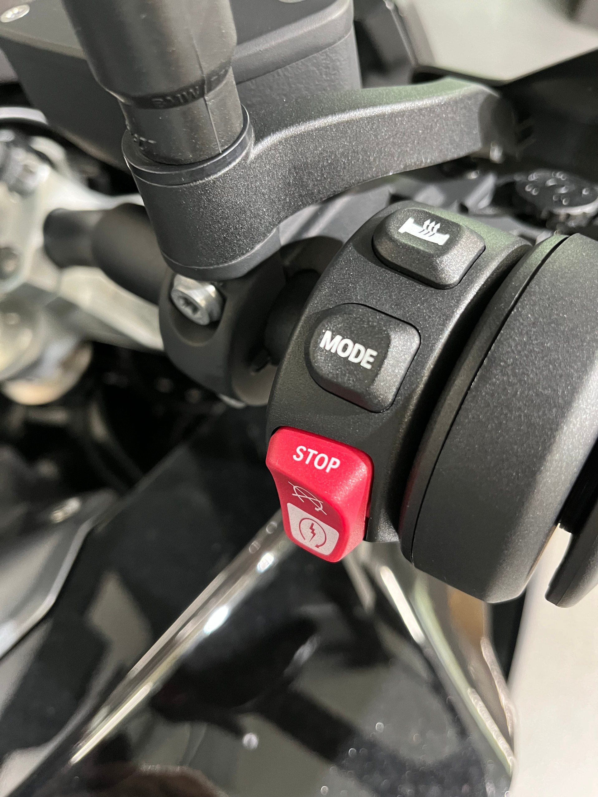 BMW F 900 XR-image-4