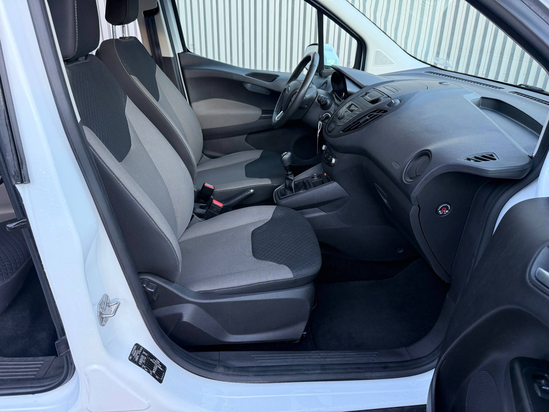 FORD Tourneo Courier 1.0 SCTi Trend-image-12
