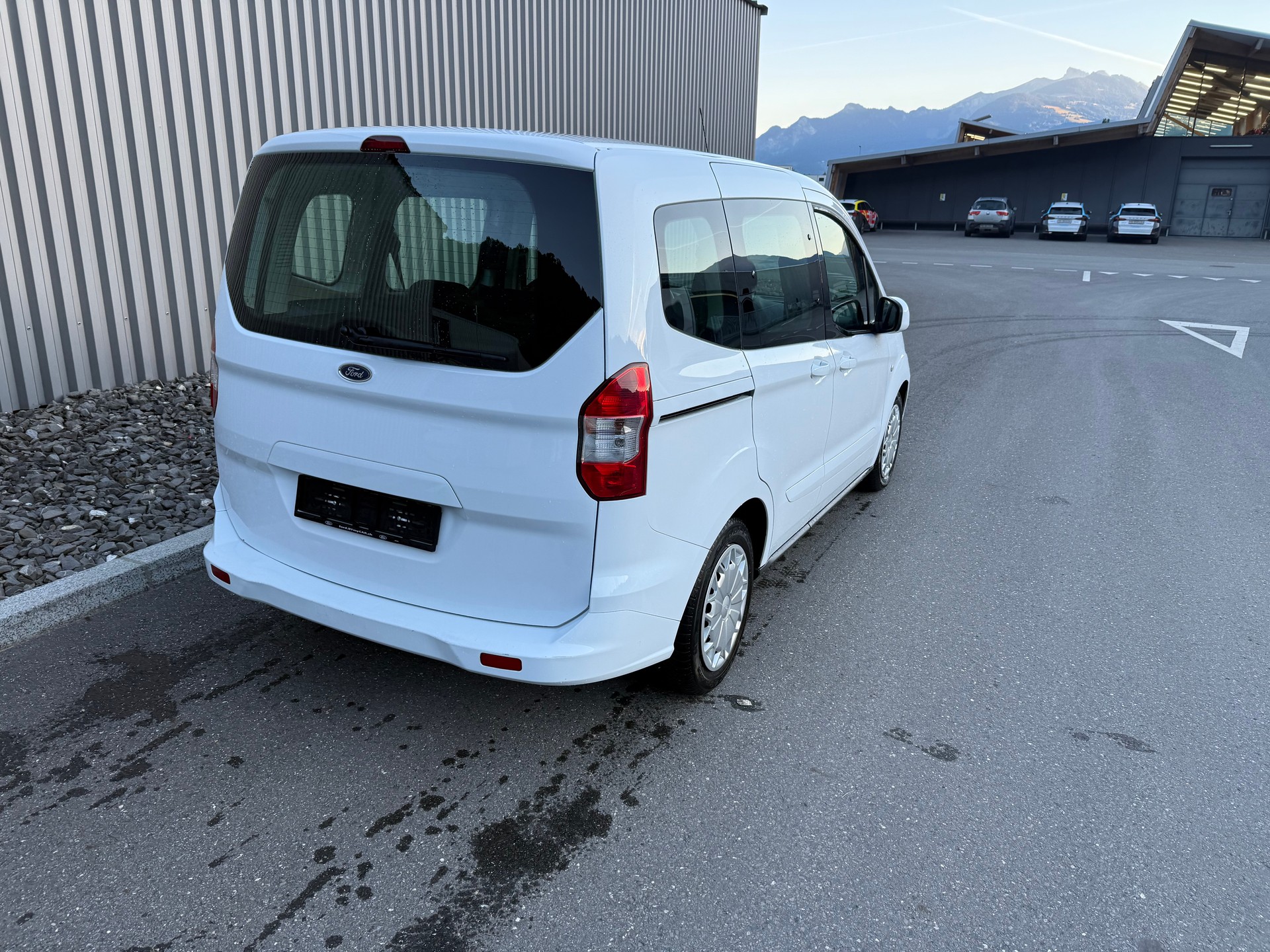 FORD Tourneo Courier 1.0 SCTi Trend-image-5