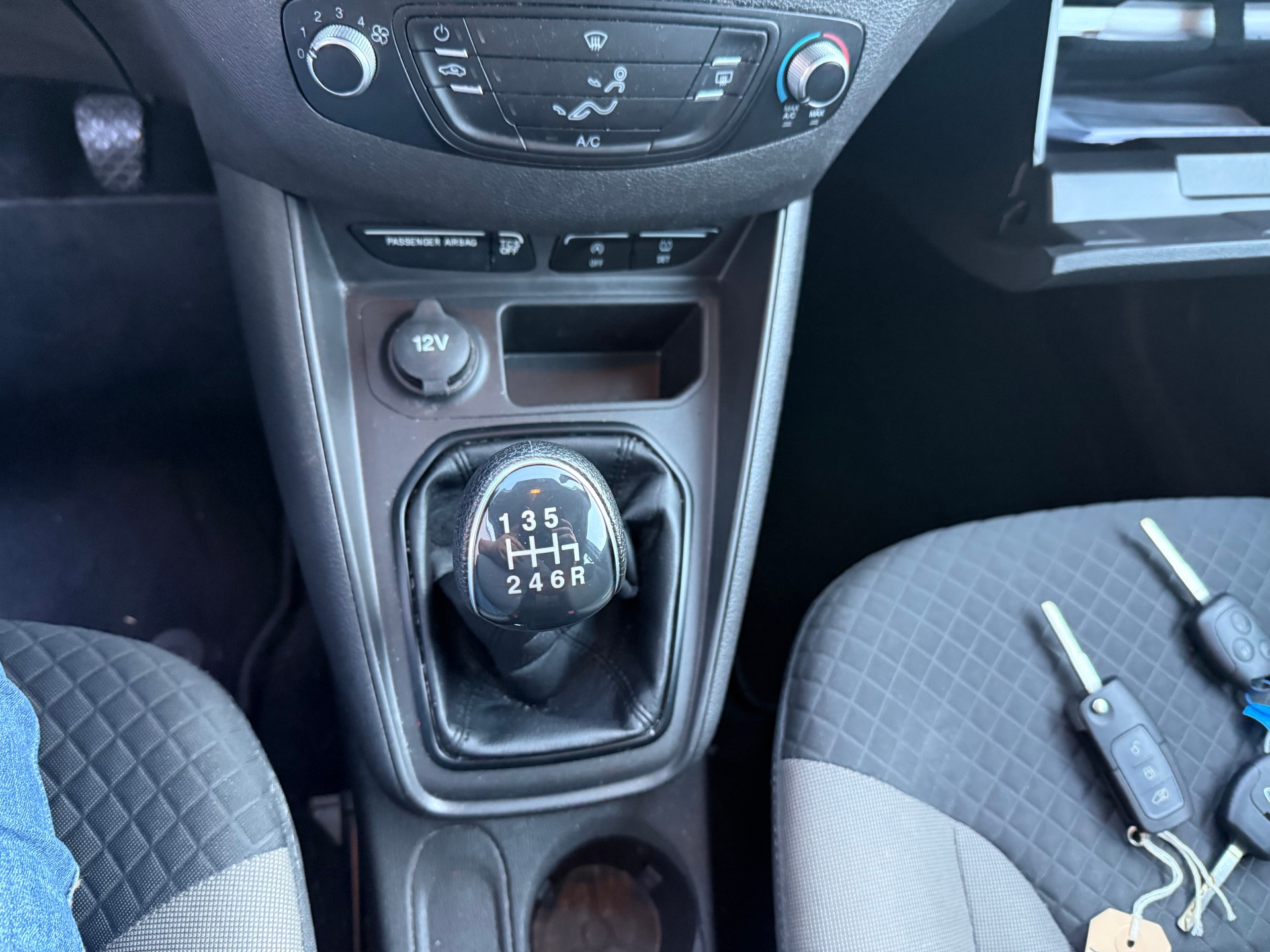 FORD Tourneo Courier 1.0 SCTi Trend-image-26