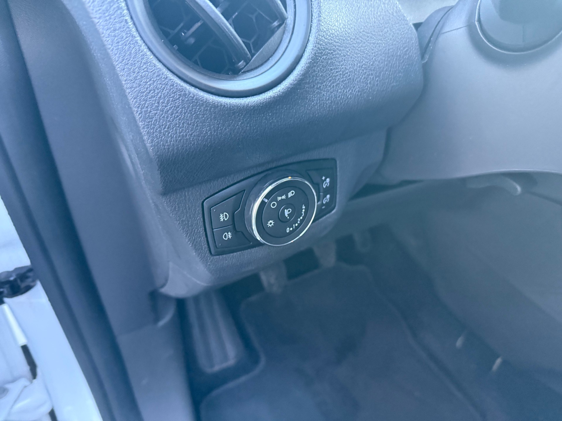 FORD Tourneo Courier 1.0 SCTi Trend-image-22