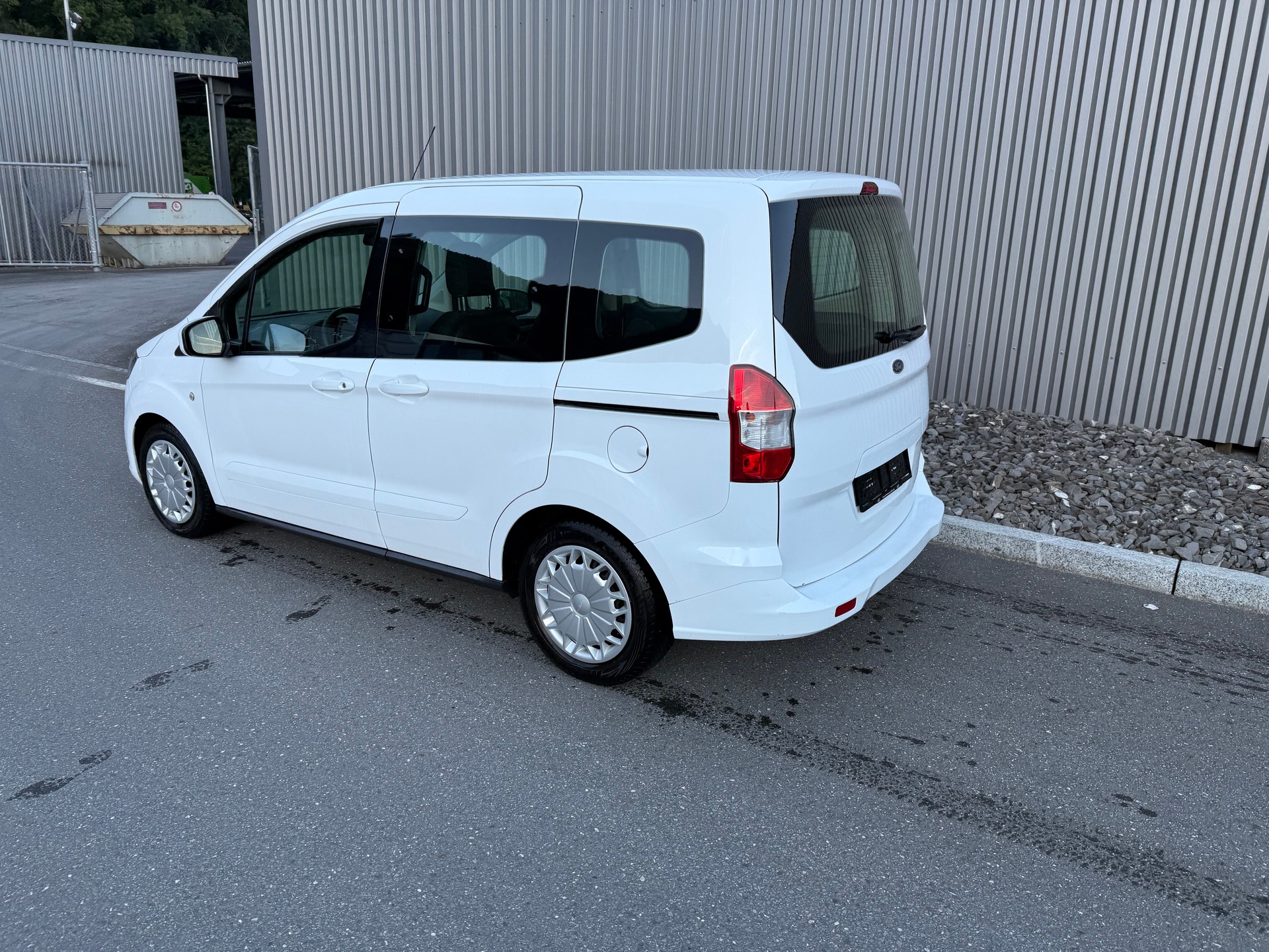 FORD Tourneo Courier 1.0 SCTi Trend-showroom-element-2
