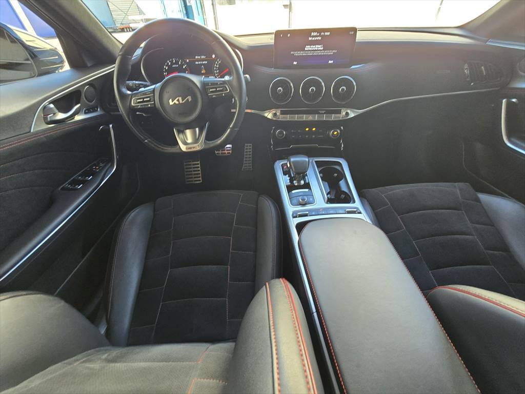 KIA Stinger 3.3 T-GDi GT Automat AWD-image-12