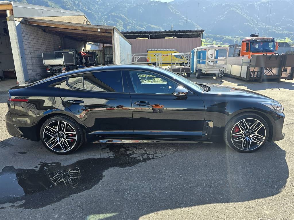 KIA Stinger 3.3 T-GDi GT Automat AWD-image-5