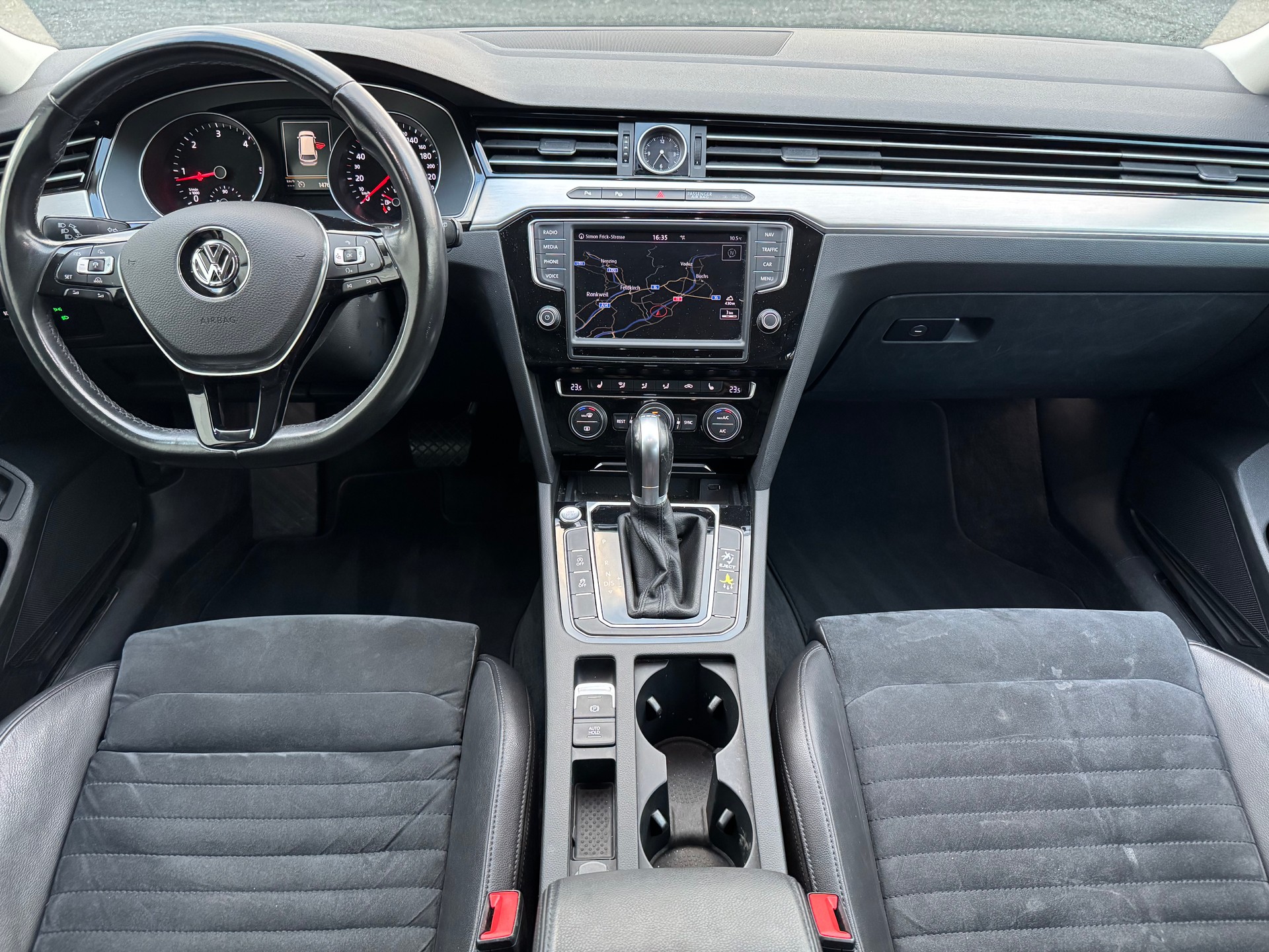 VW Passat Variant 2.0 TDI BMT Highline DSG 4Motion (CH)-image-6