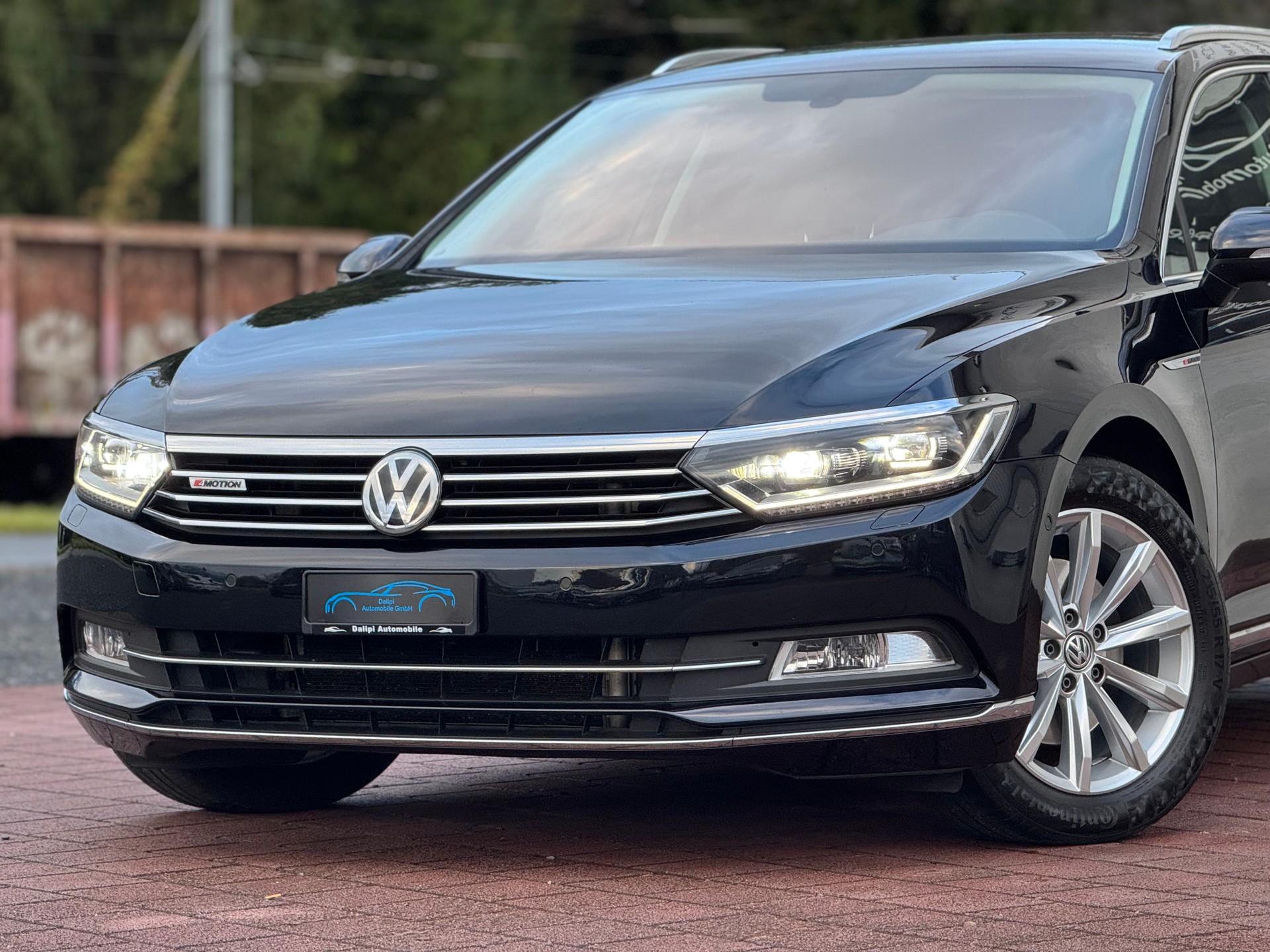 VW Passat Variant 2.0 TDI BMT Highline DSG 4Motion (CH)-showroom-element-3