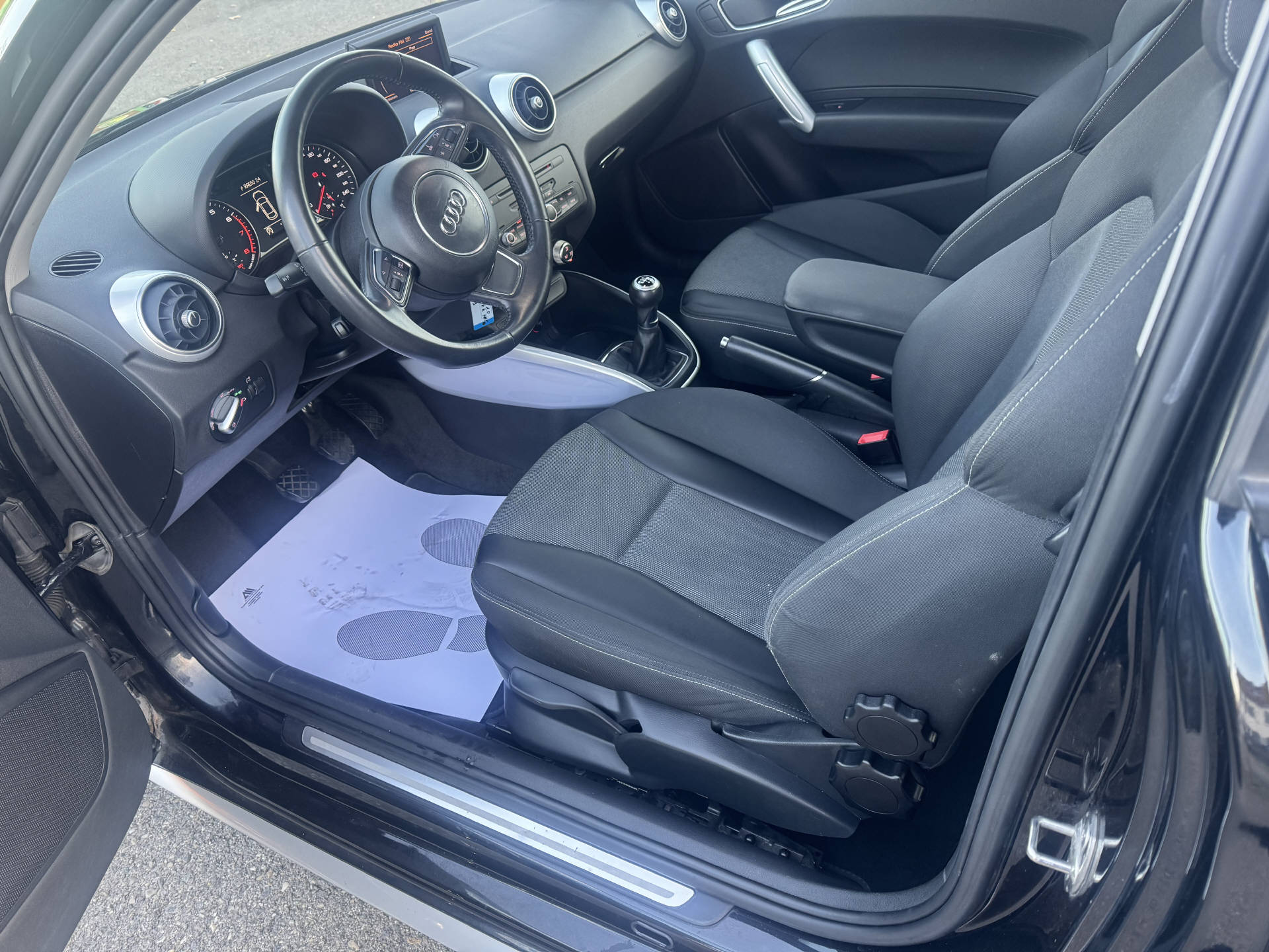 AUDI A1 1.4 TFSI Ambition-image-11