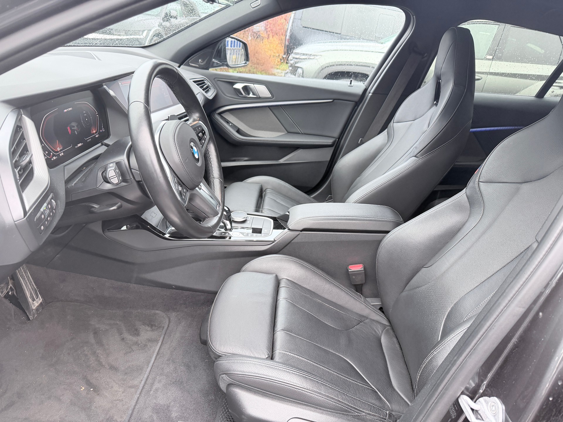 BMW M135i xDrive Steptronic-image-8