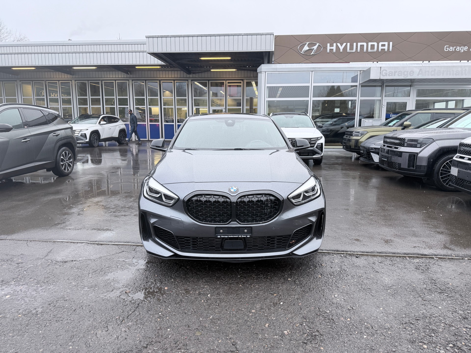 BMW M135i xDrive Steptronic-showroom-element-1