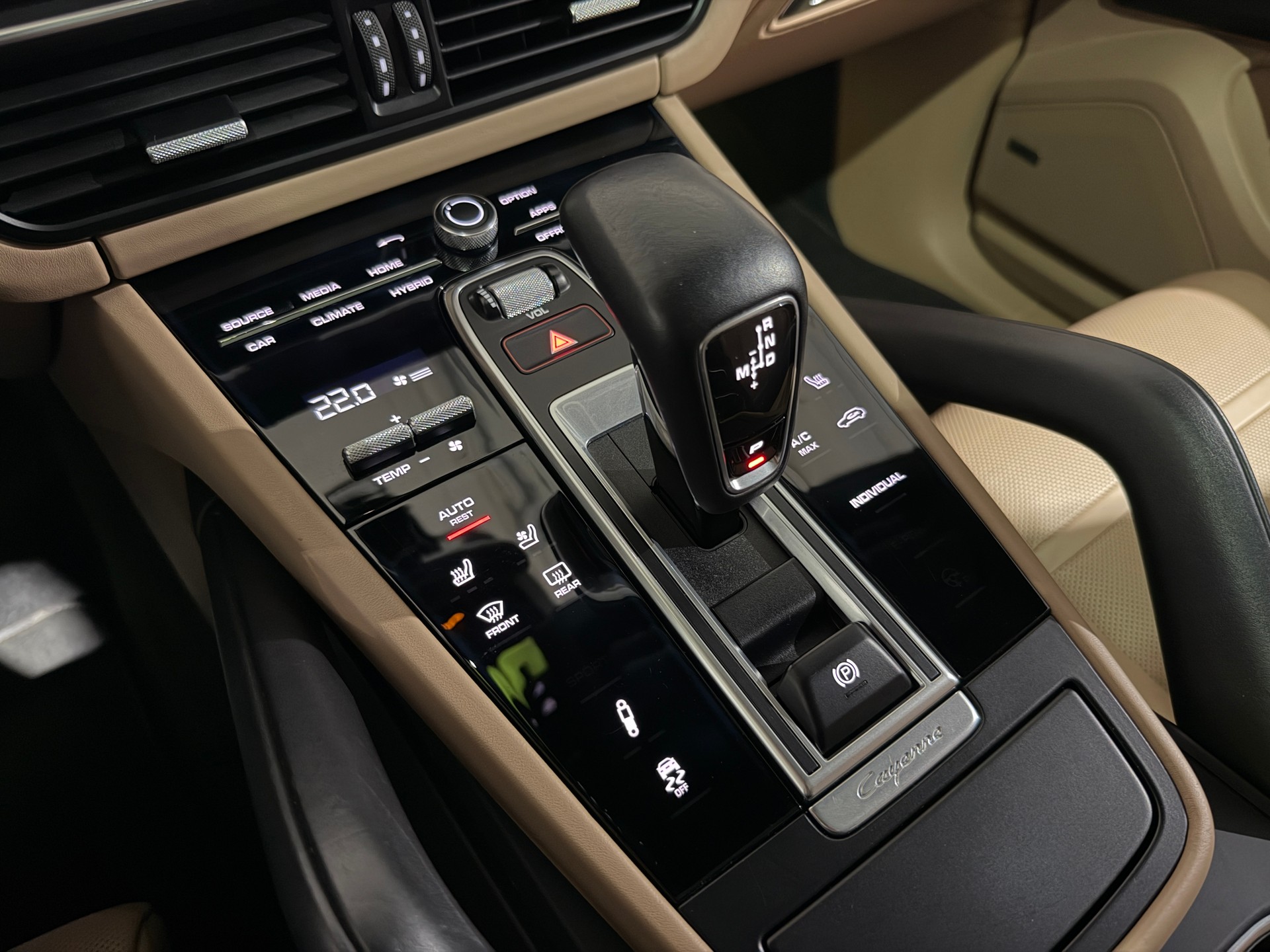PORSCHE Cayenne E-Hybrid (CH) AHK 3500KG-image-20