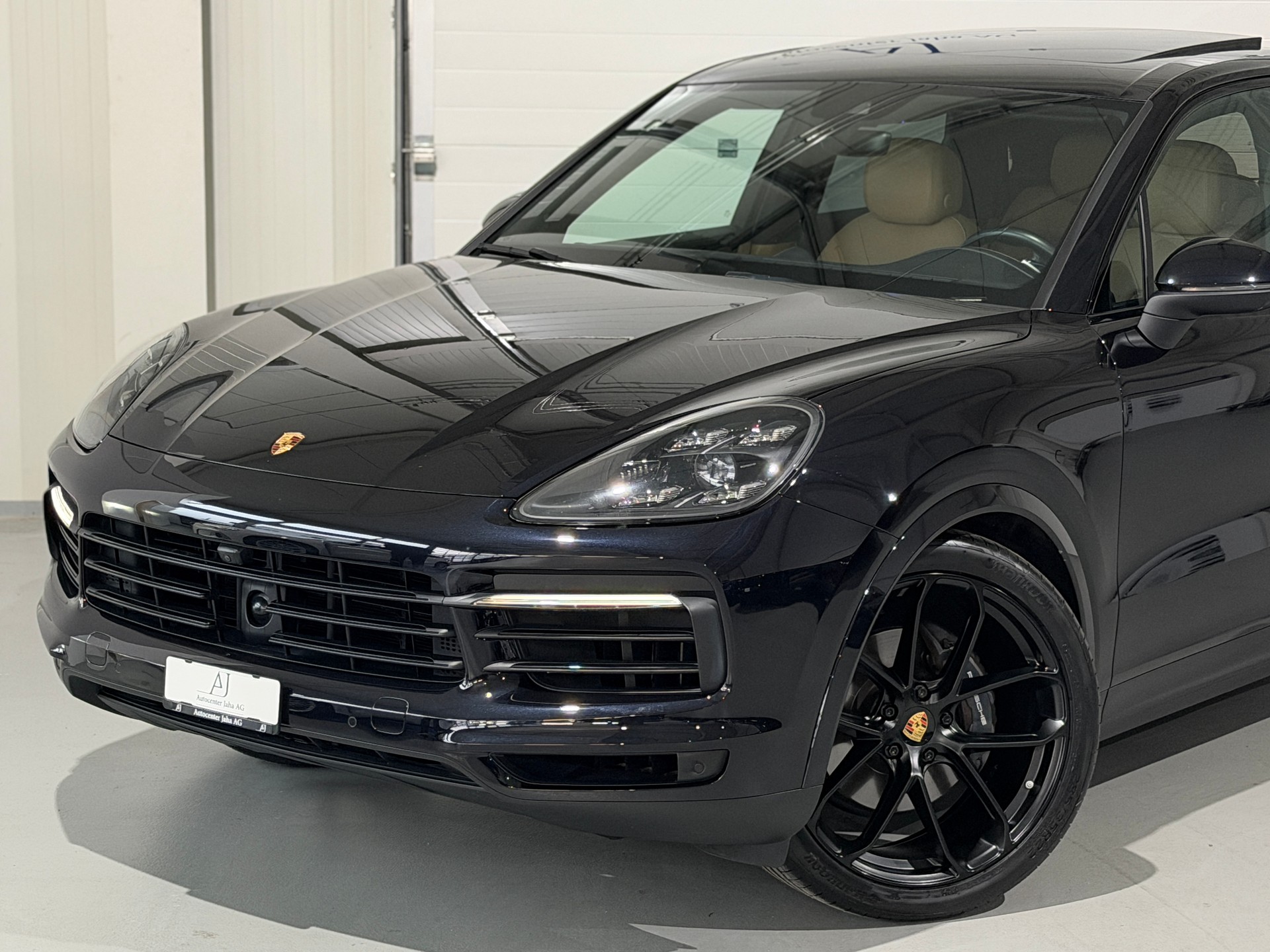 PORSCHE Cayenne E-Hybrid (CH) AHK 3500KG-showroom-element-1