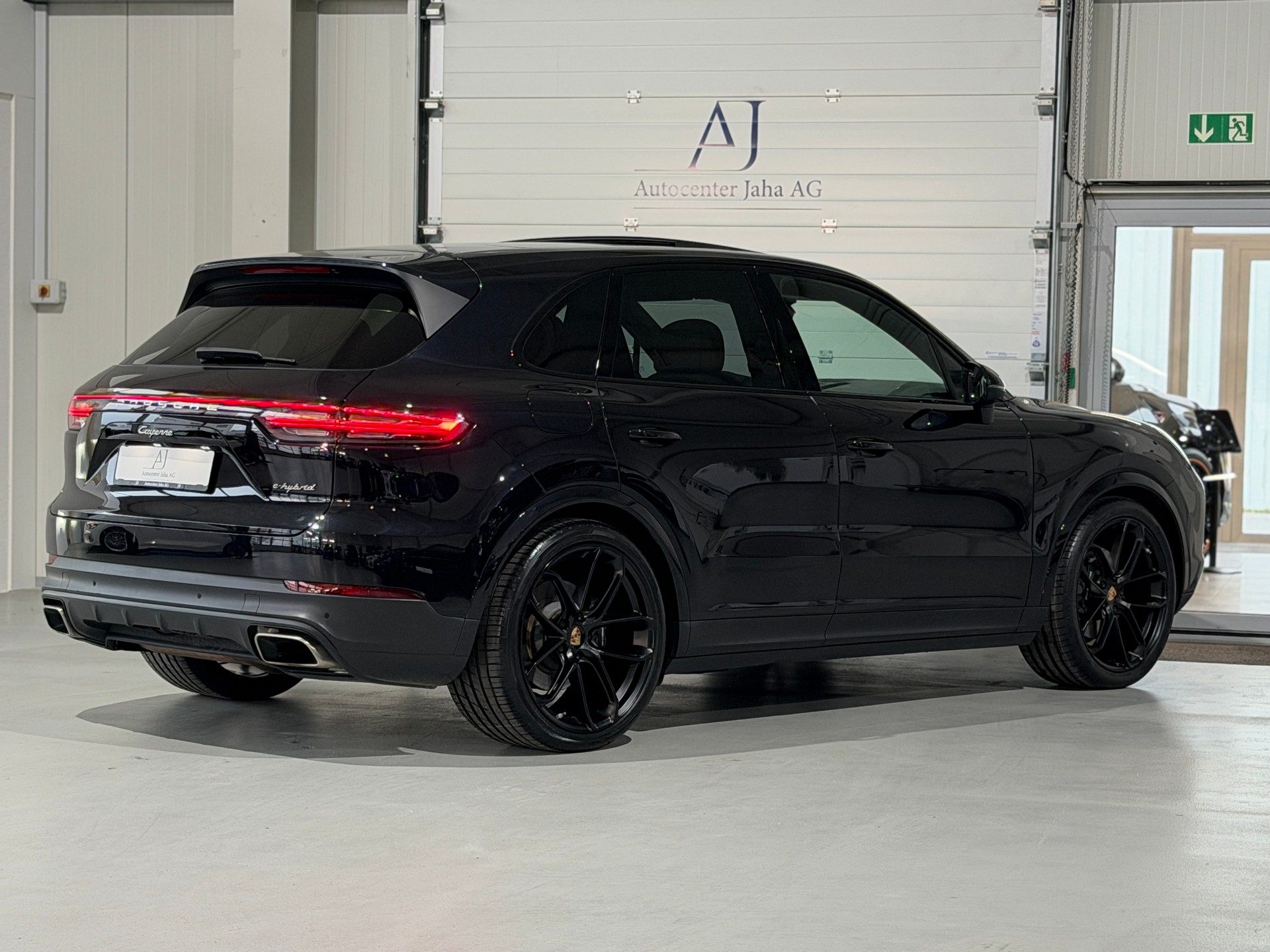 PORSCHE Cayenne E-Hybrid (CH) AHK 3500KG-image-6