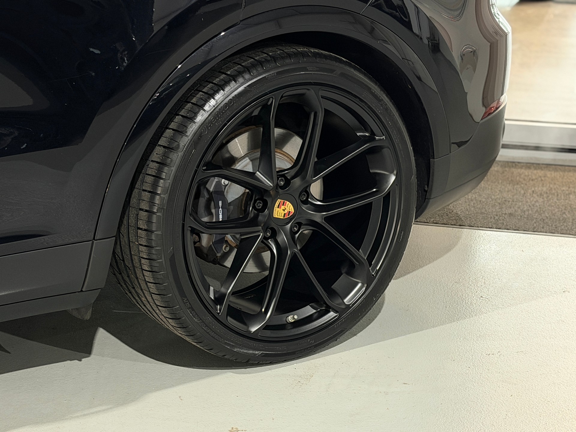 PORSCHE Cayenne E-Hybrid (CH) AHK 3500KG-image-5