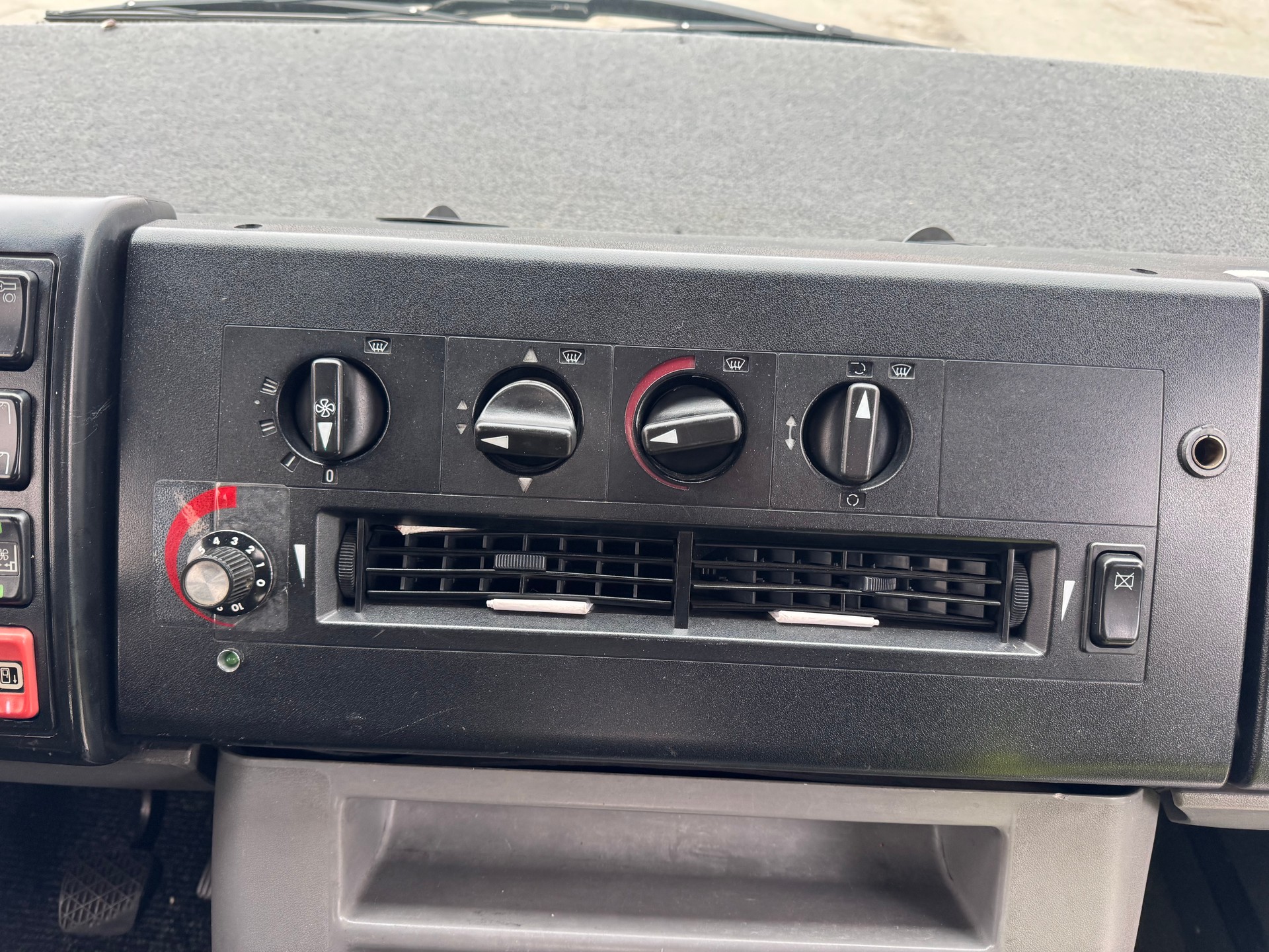 MERCEDES-BENZ Vario-image-11