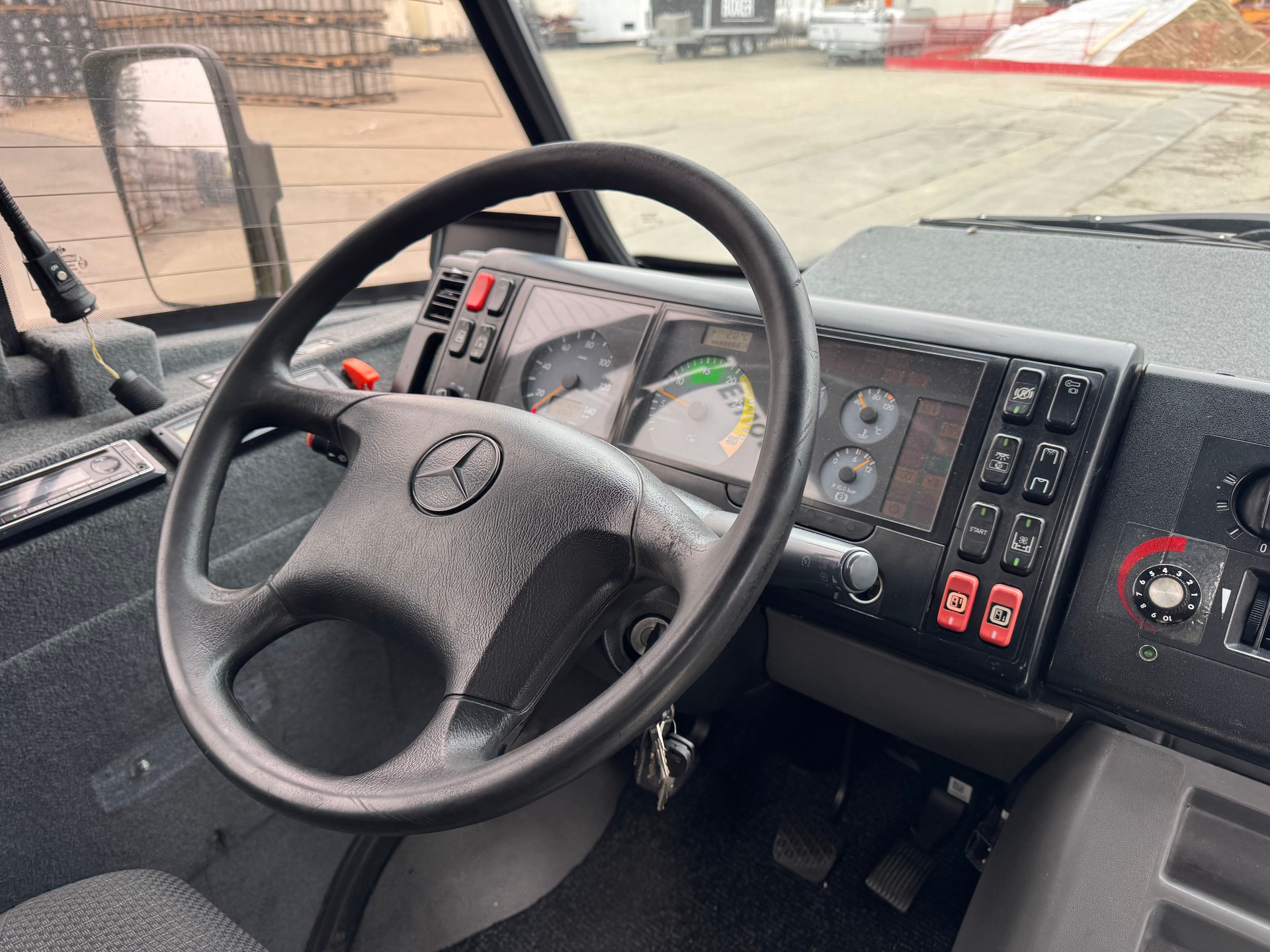 MERCEDES-BENZ Vario-image-9