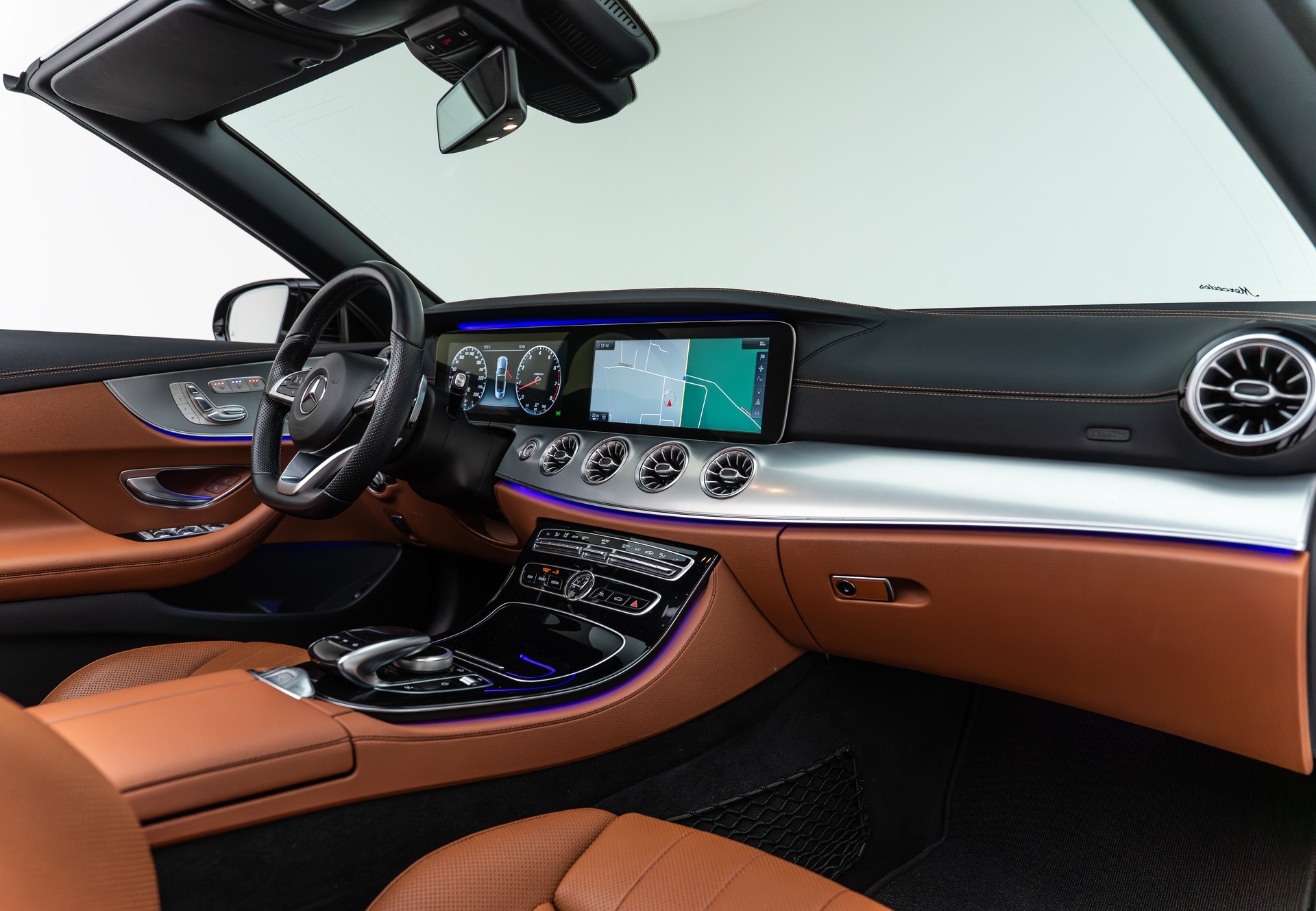MERCEDES-BENZ E 400 Cabriolet AMG Line 4 Matic 9G-Tronic-image-27