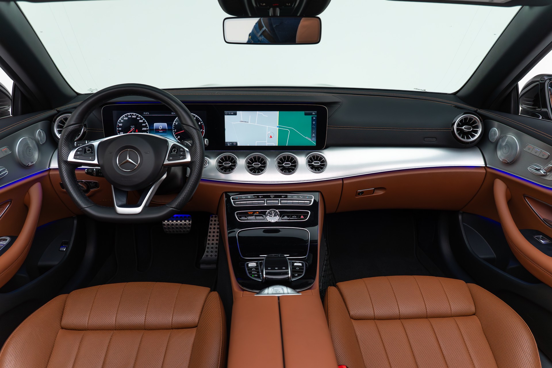 MERCEDES-BENZ E 400 Cabriolet AMG Line 4 Matic 9G-Tronic-image-25