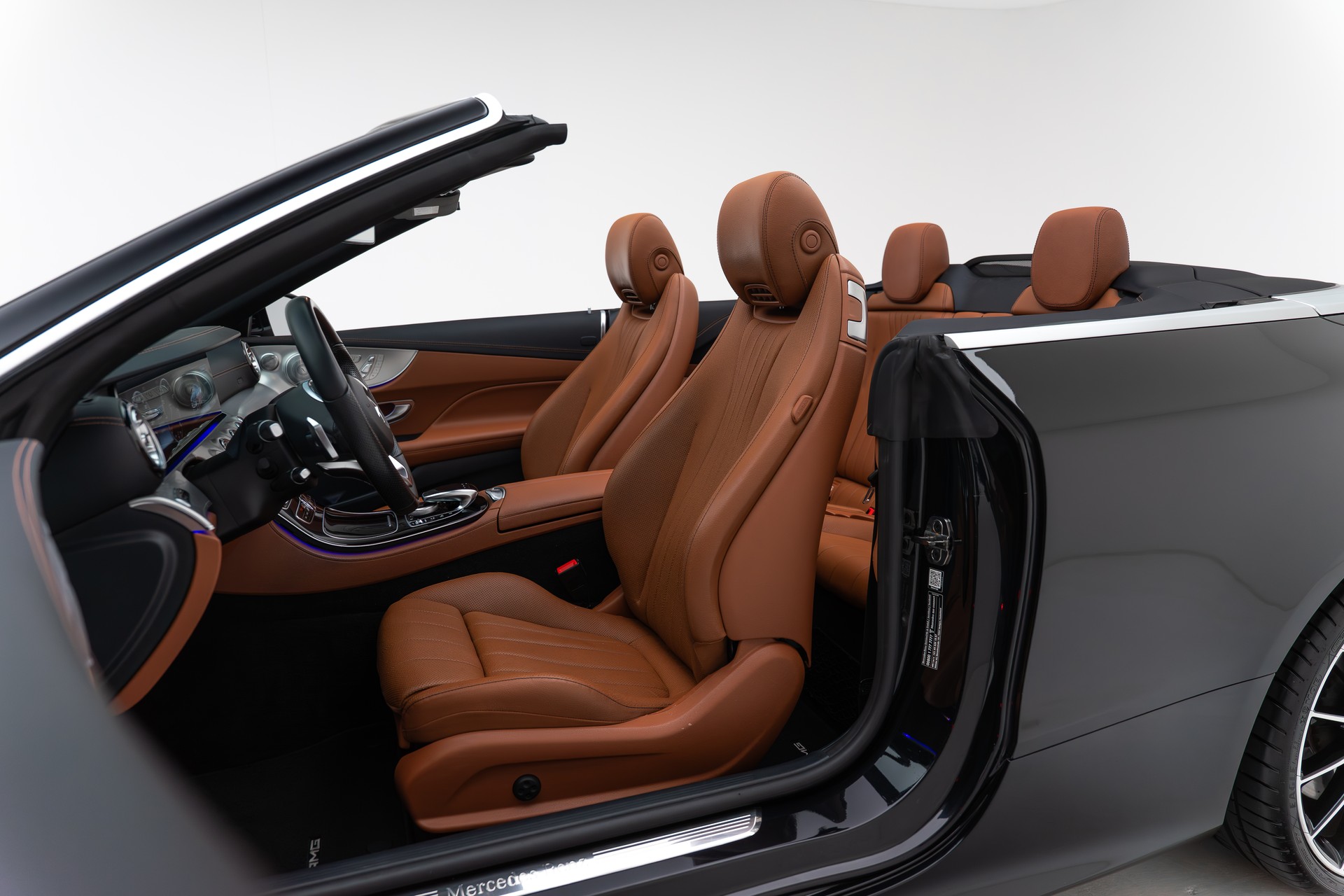 MERCEDES-BENZ E 400 Cabriolet AMG Line 4 Matic 9G-Tronic-image-19