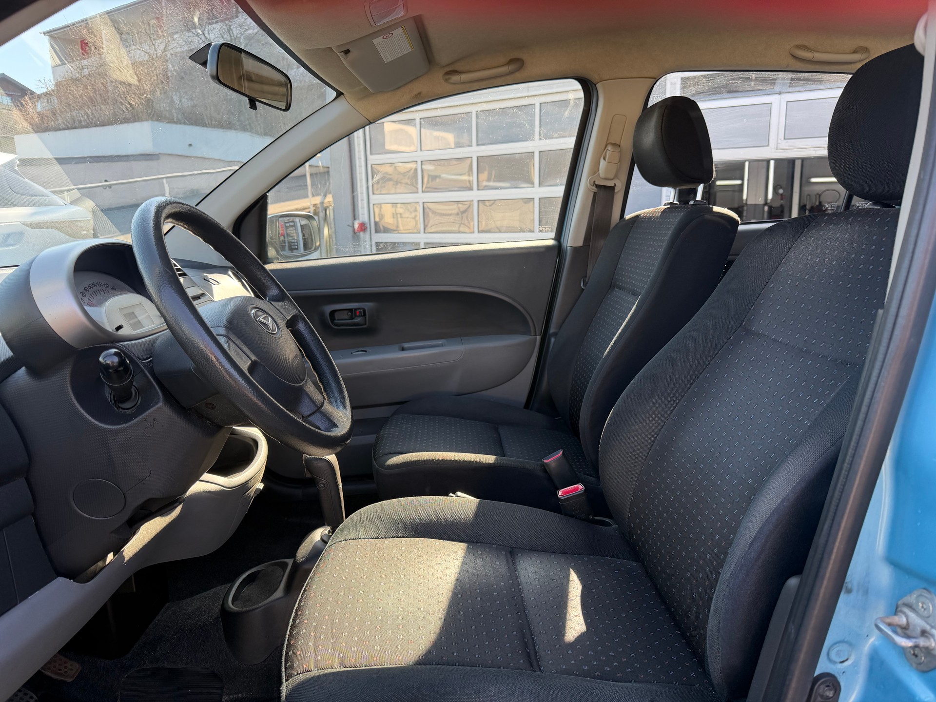 DAIHATSU Sirion 1.3 S Custom 4WD Automatic-image-6