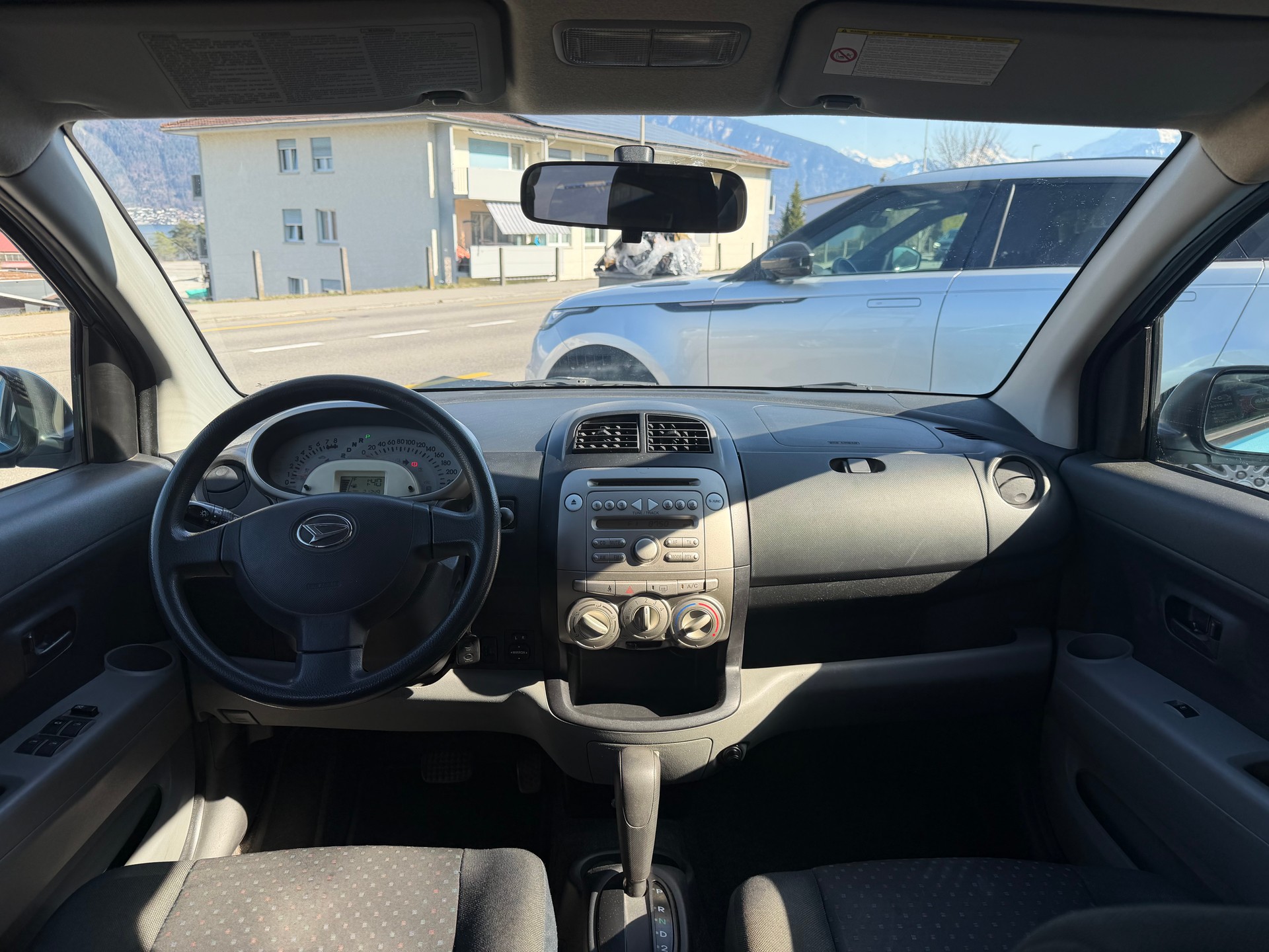 DAIHATSU Sirion 1.3 S Custom 4WD Automatic-image-4
