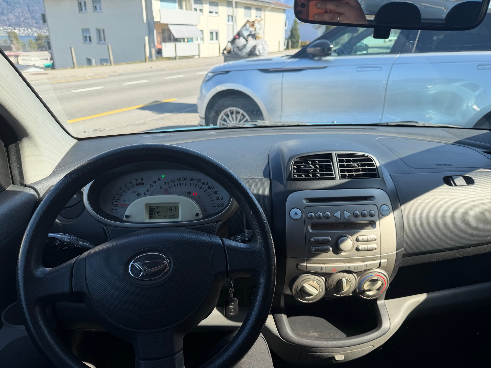 DAIHATSU Sirion 1.3 S Custom 4WD Automatic-image-5