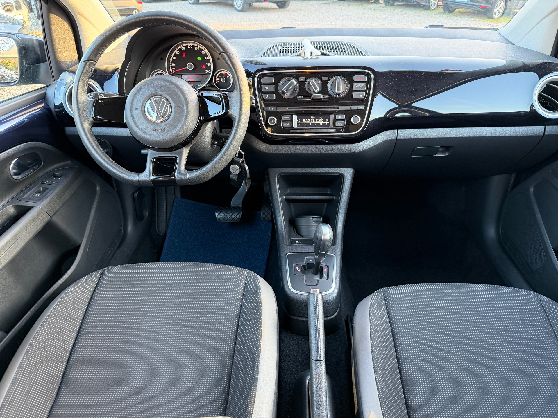 VW Up 1.0 black up ASG-showroom-element-1