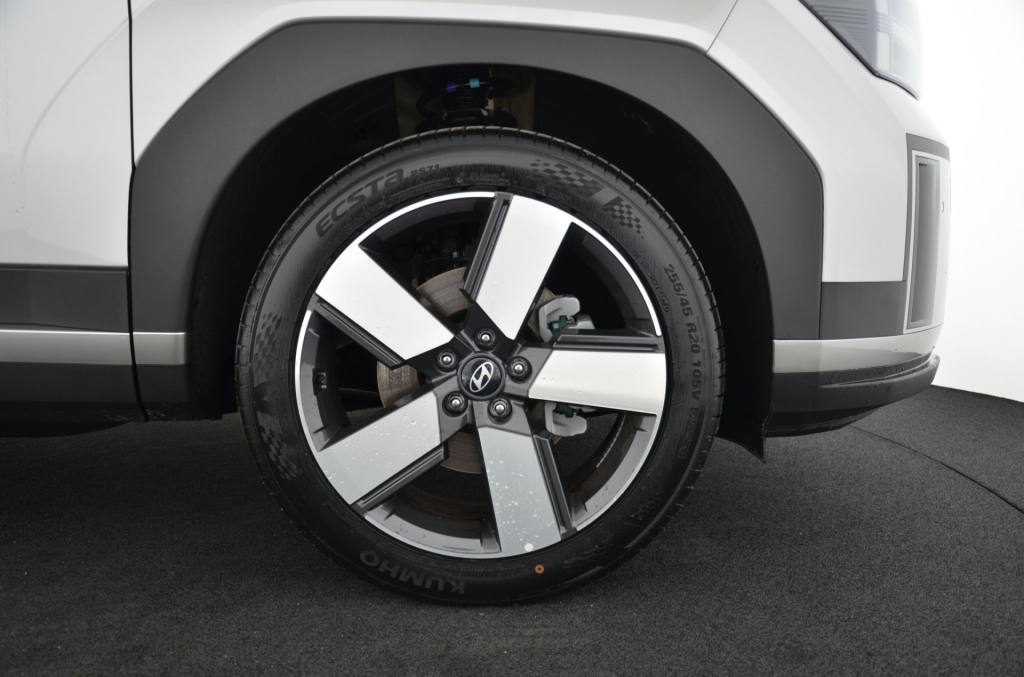 HYUNDAI New Santa Fe 1.6 Plug-in Hybrid 4WD Swiss-image-9