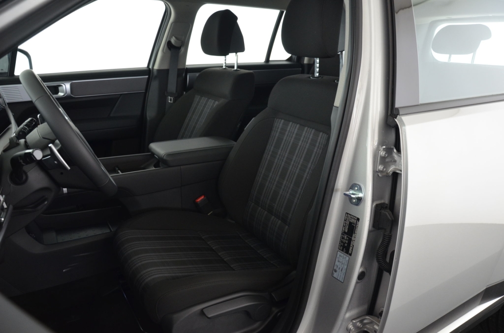 HYUNDAI New Santa Fe 1.6 Plug-in Hybrid 4WD Swiss-image-12