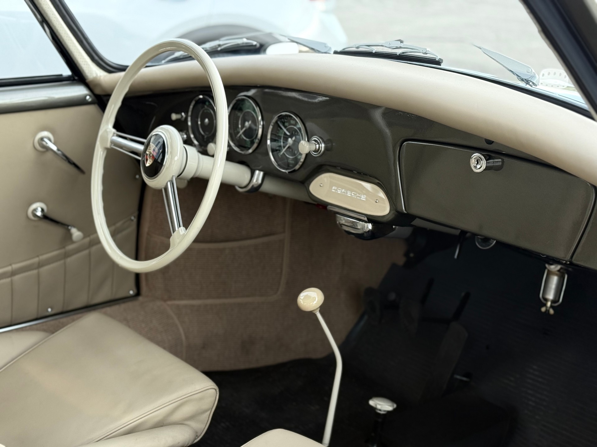 PORSCHE GT-image-17