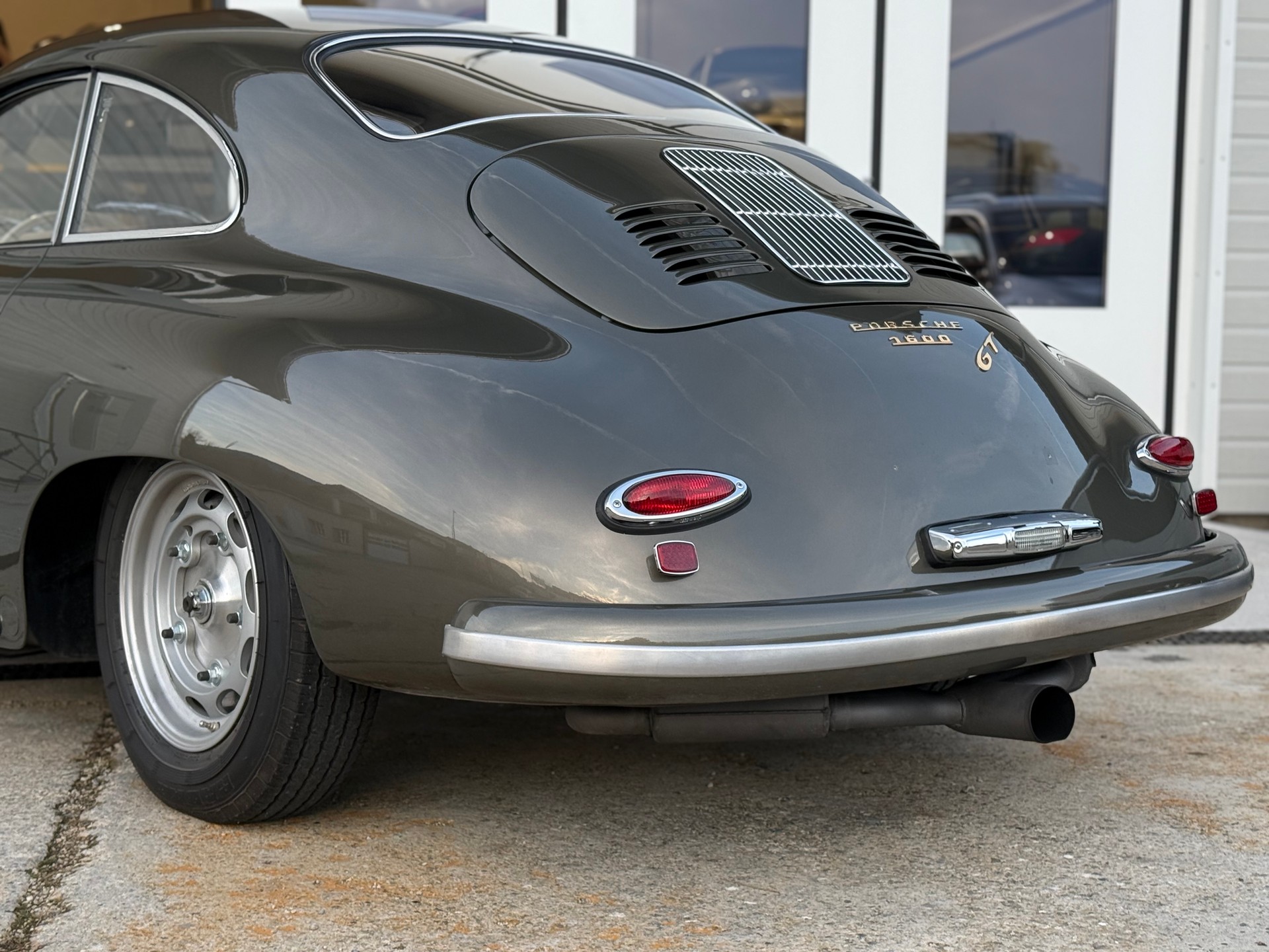 PORSCHE GT-image-1