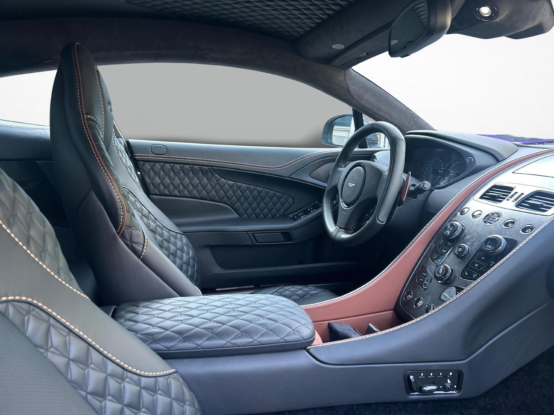 ASTON MARTIN Vanquish S 6.0 V12 Ultimate-image-9