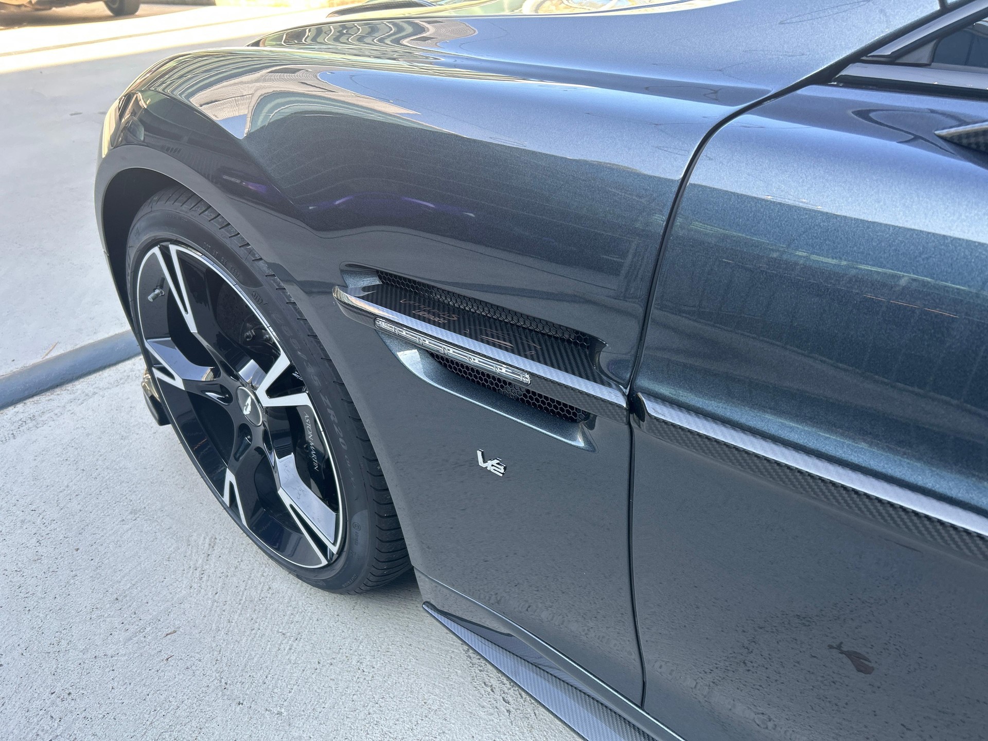 ASTON MARTIN Vanquish S 6.0 V12 Ultimate-image-19