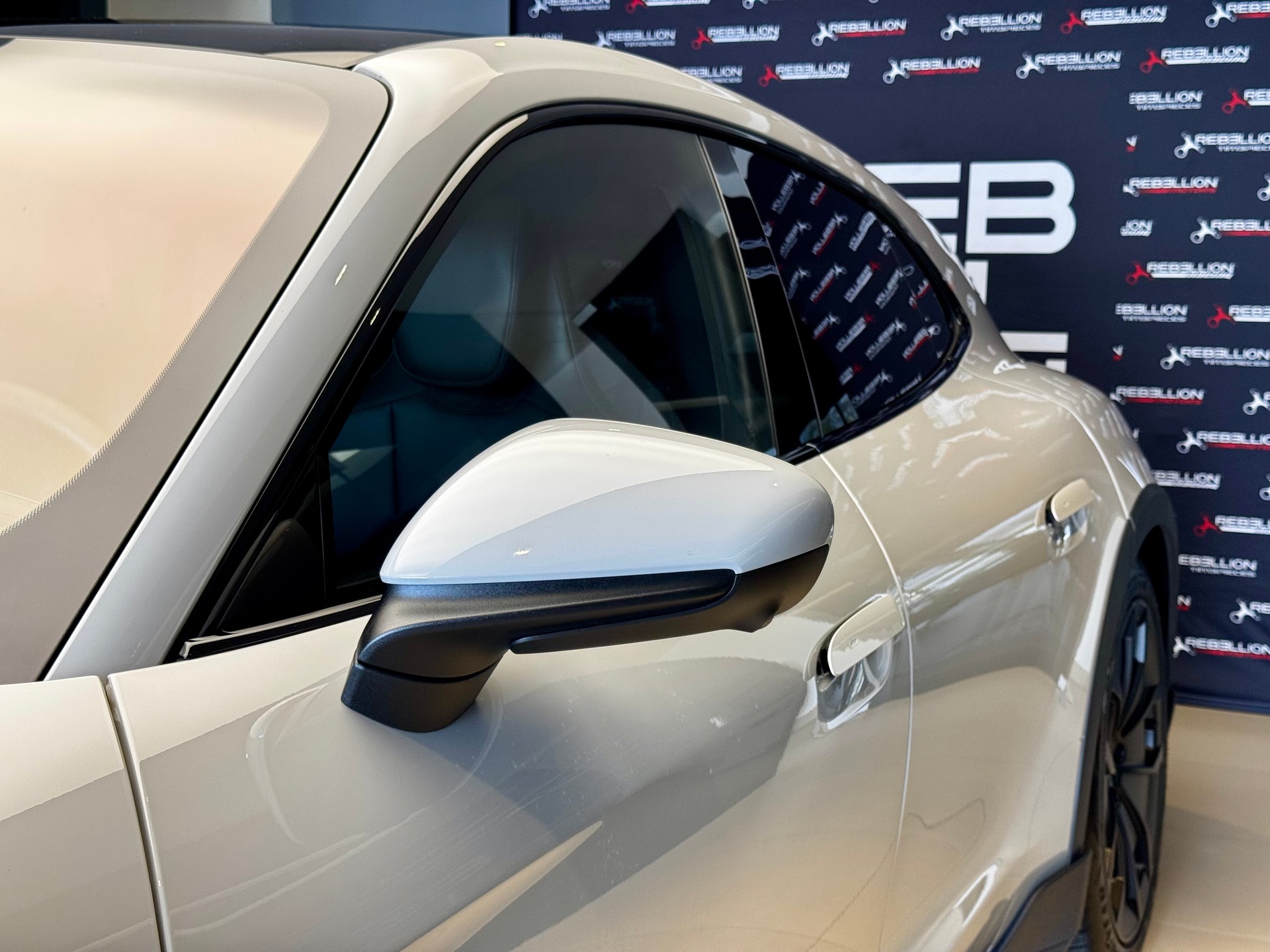 PORSCHE Taycan 4S Cross Turismo-image-4