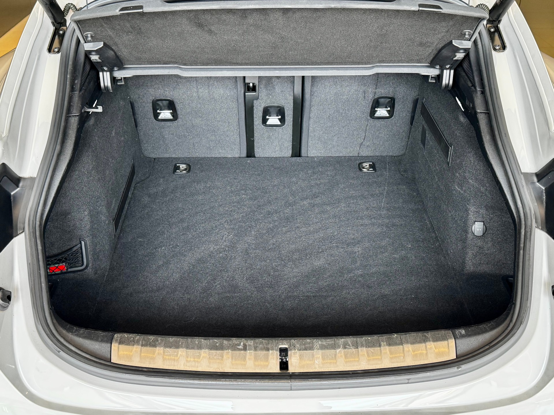 PORSCHE Taycan 4S Cross Turismo-image-16