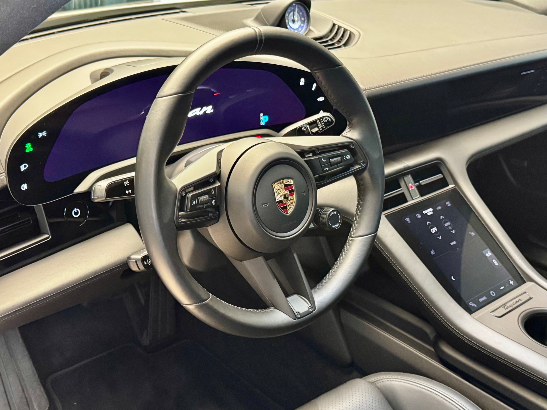 PORSCHE Taycan 4S Cross Turismo-image-8