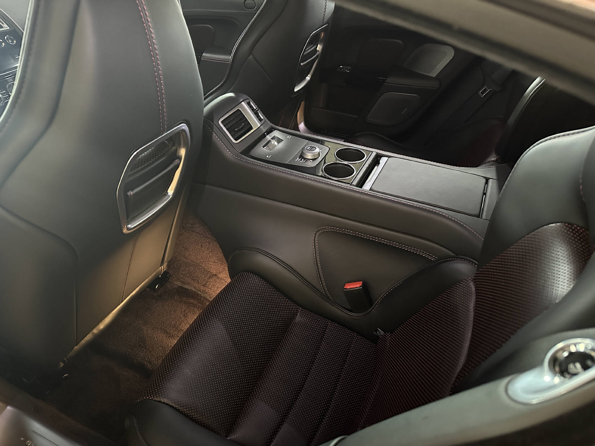 ASTON MARTIN Rapide S 5.9 V12 Touchtronic 2-image-14