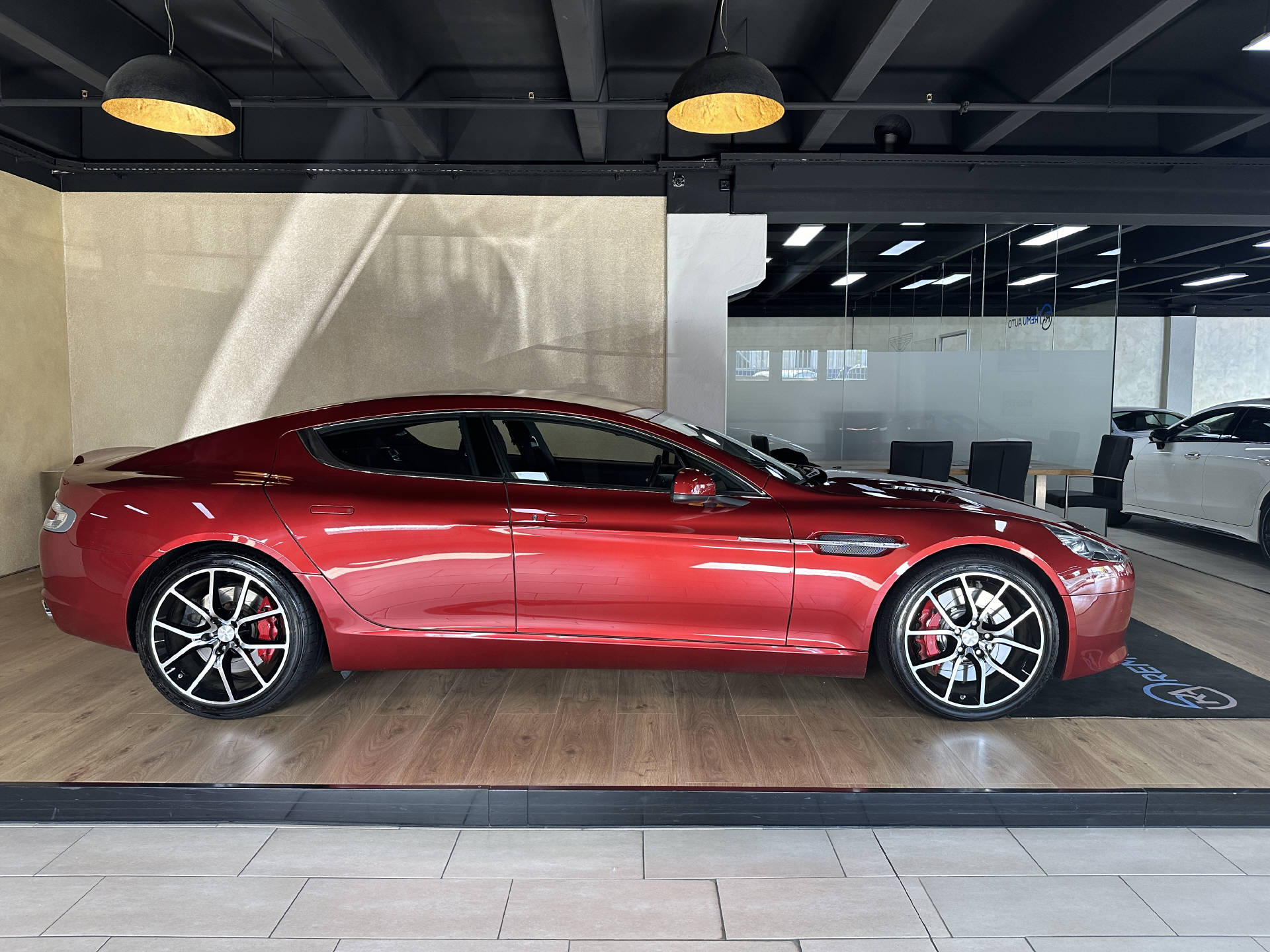 ASTON MARTIN Rapide S 5.9 V12 Touchtronic 2-showroom-element-3