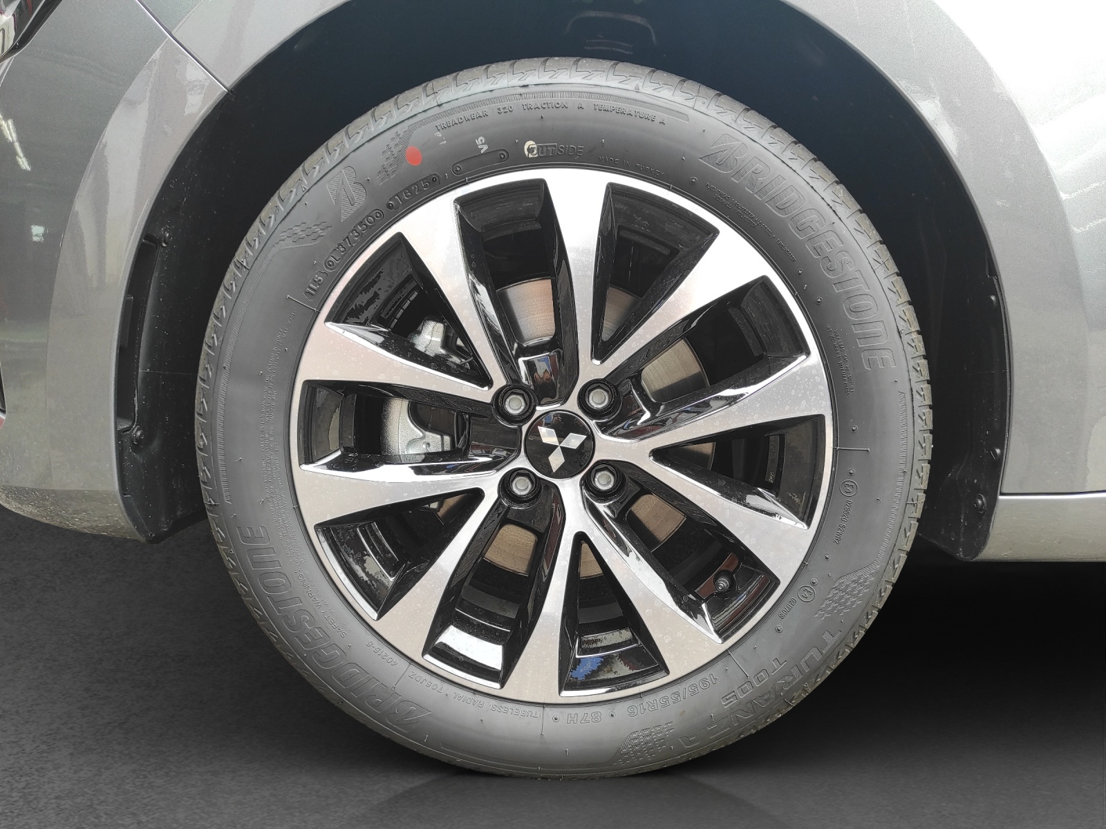 MITSUBISHI Colt 1.6 HEV Invite+-image-13