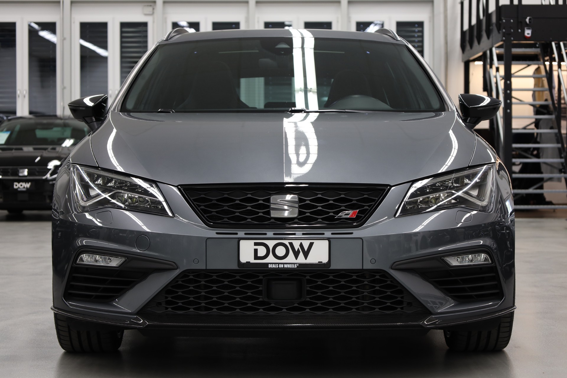 SEAT Leon ST 2.0 TSI 370 Cupra 4Drive DSG-showroom-element-3