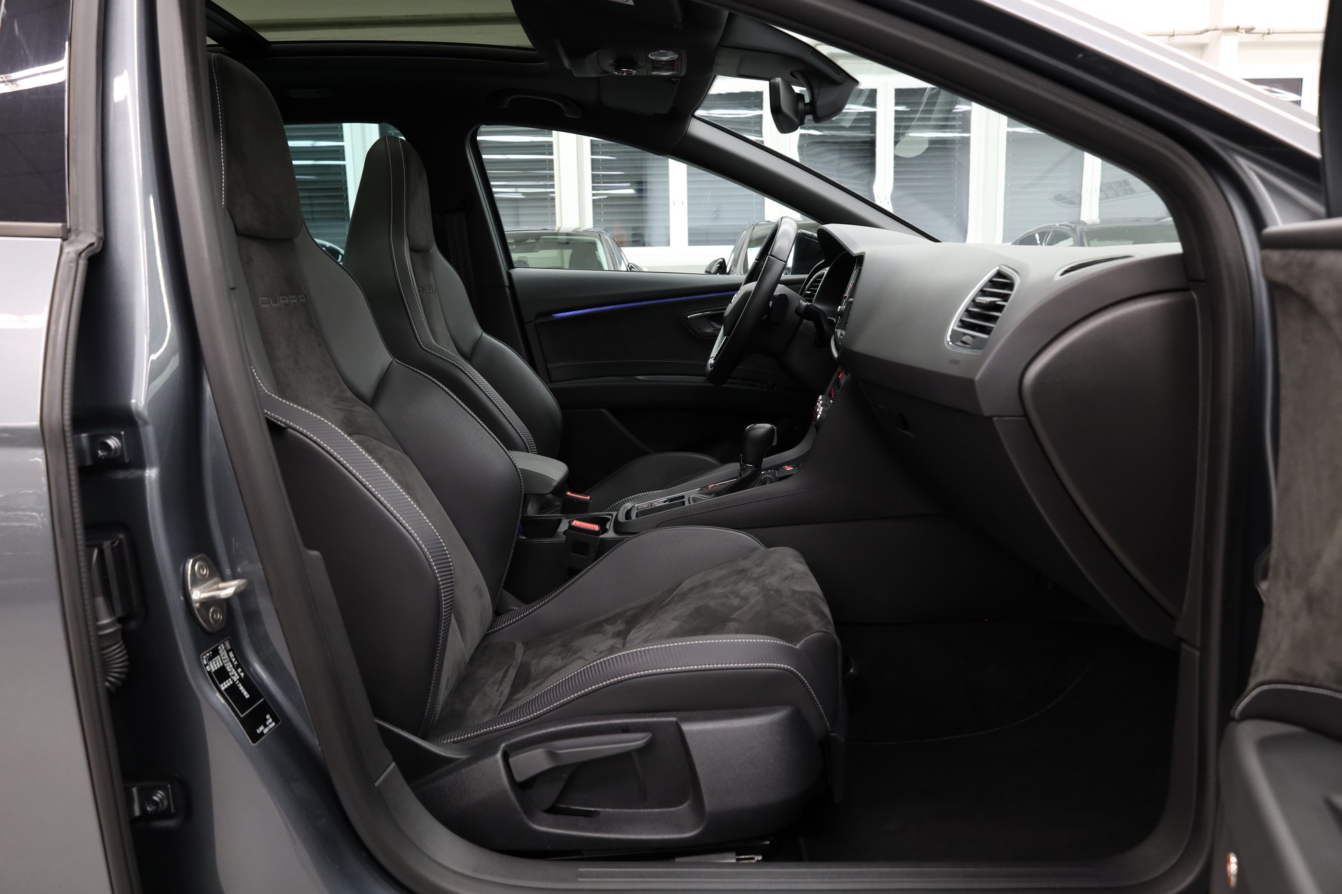 SEAT Leon ST 2.0 TSI 370 Cupra 4Drive DSG-image-13