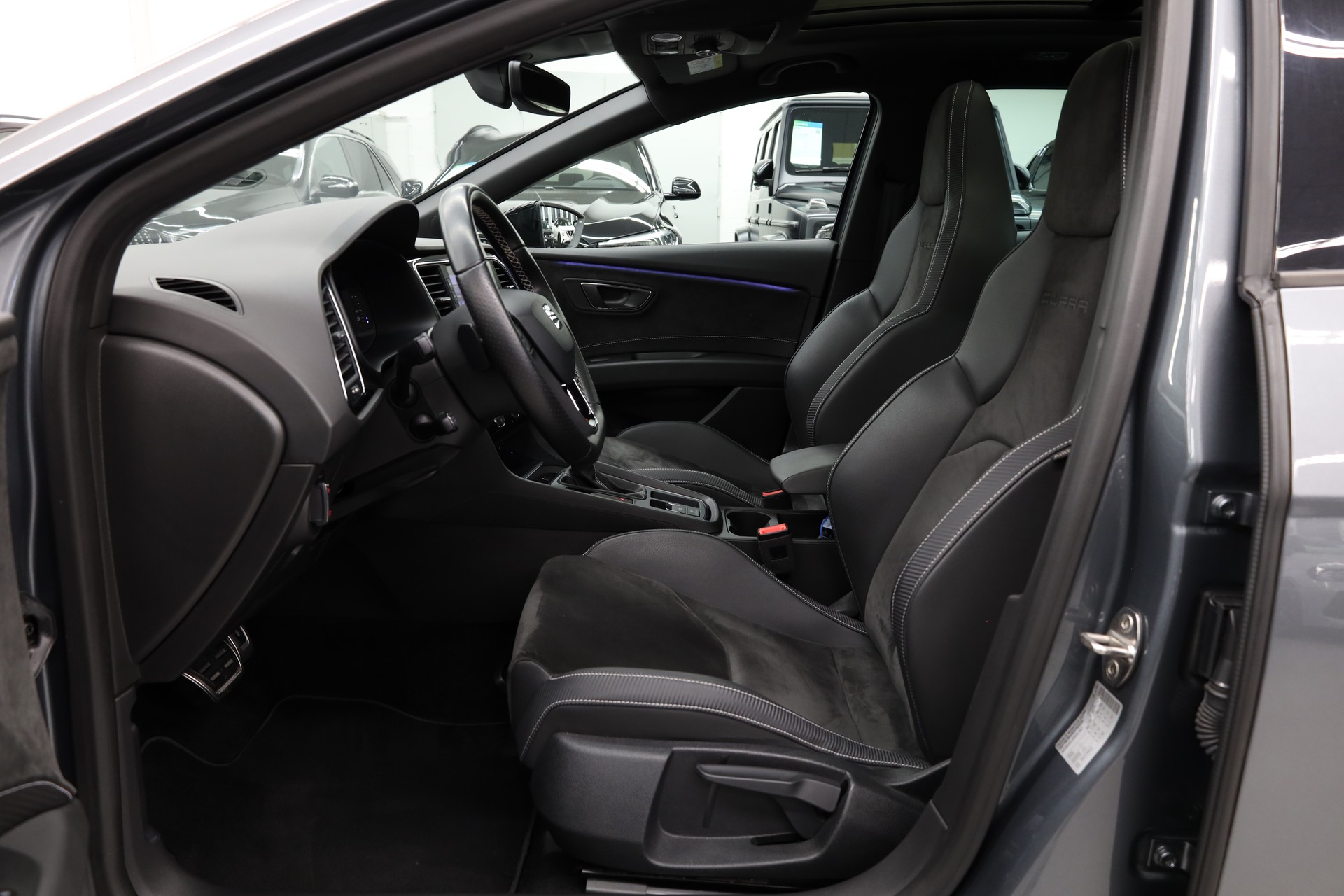 SEAT Leon ST 2.0 TSI 370 Cupra 4Drive DSG-image-12