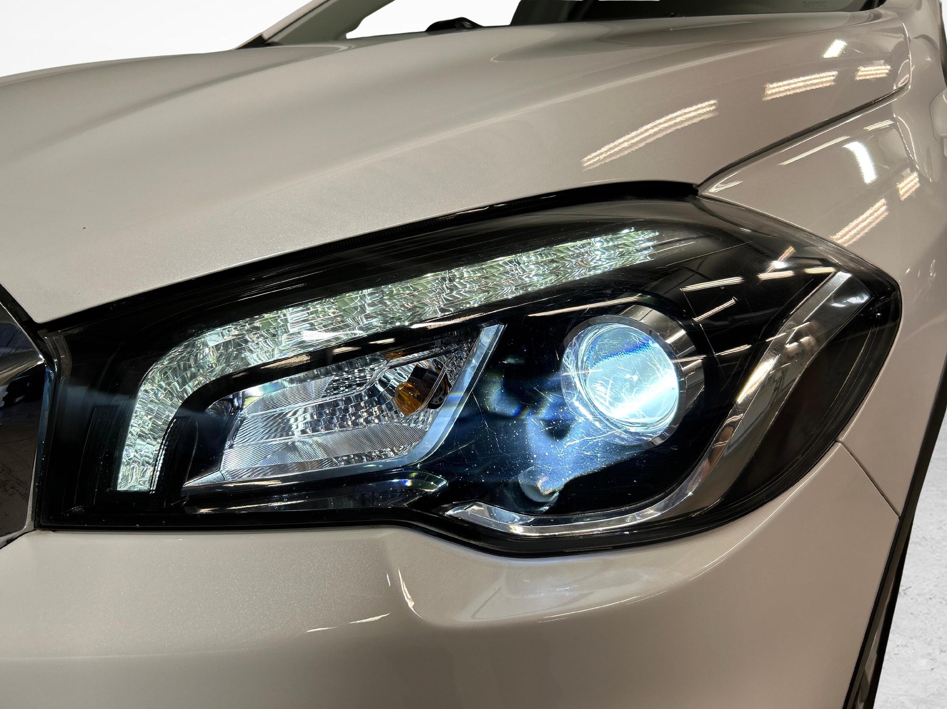 SUZUKI SX4 S-Cross 1.4 T Generation Hybrid 4x4-image-14