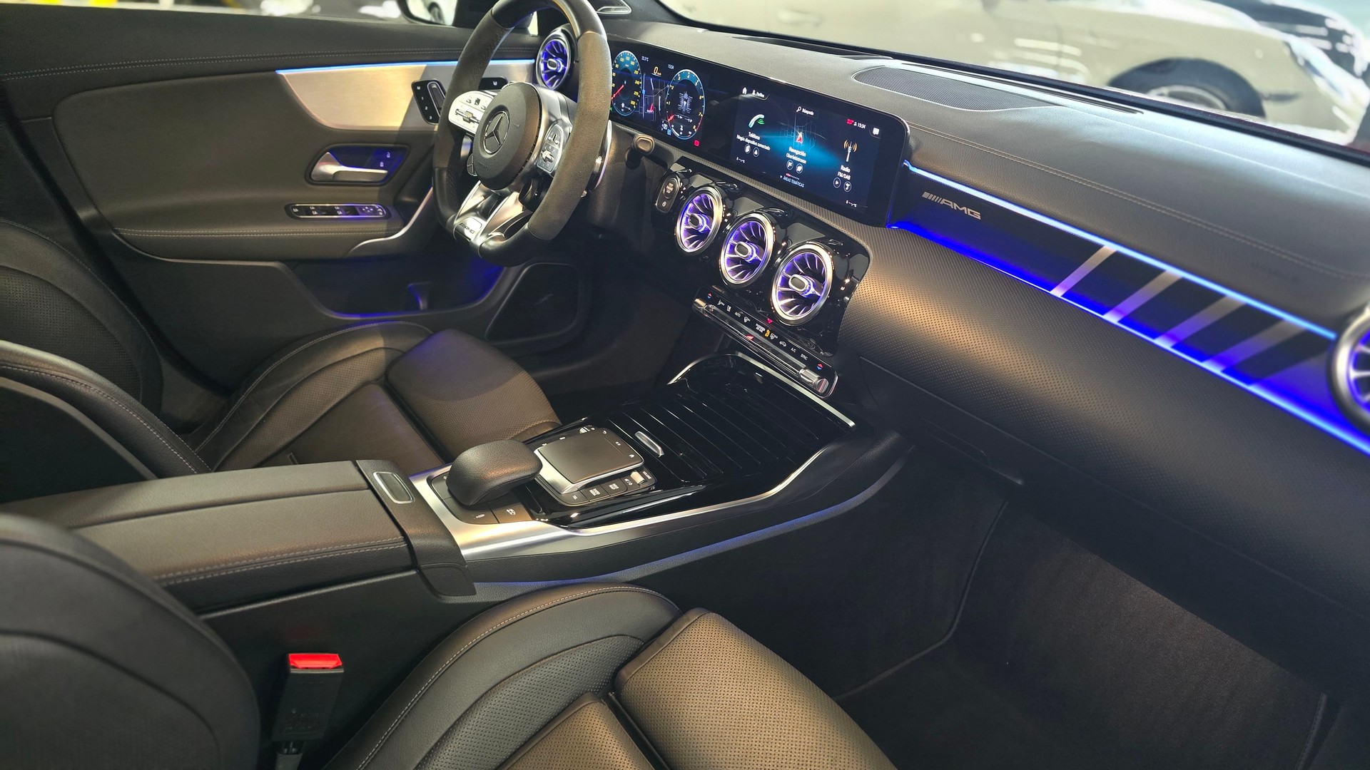 MERCEDES-BENZ CLA Shooting Brake 45 S AMG Performance Aero Paket 4Matic+ 8G-DCT-image-19