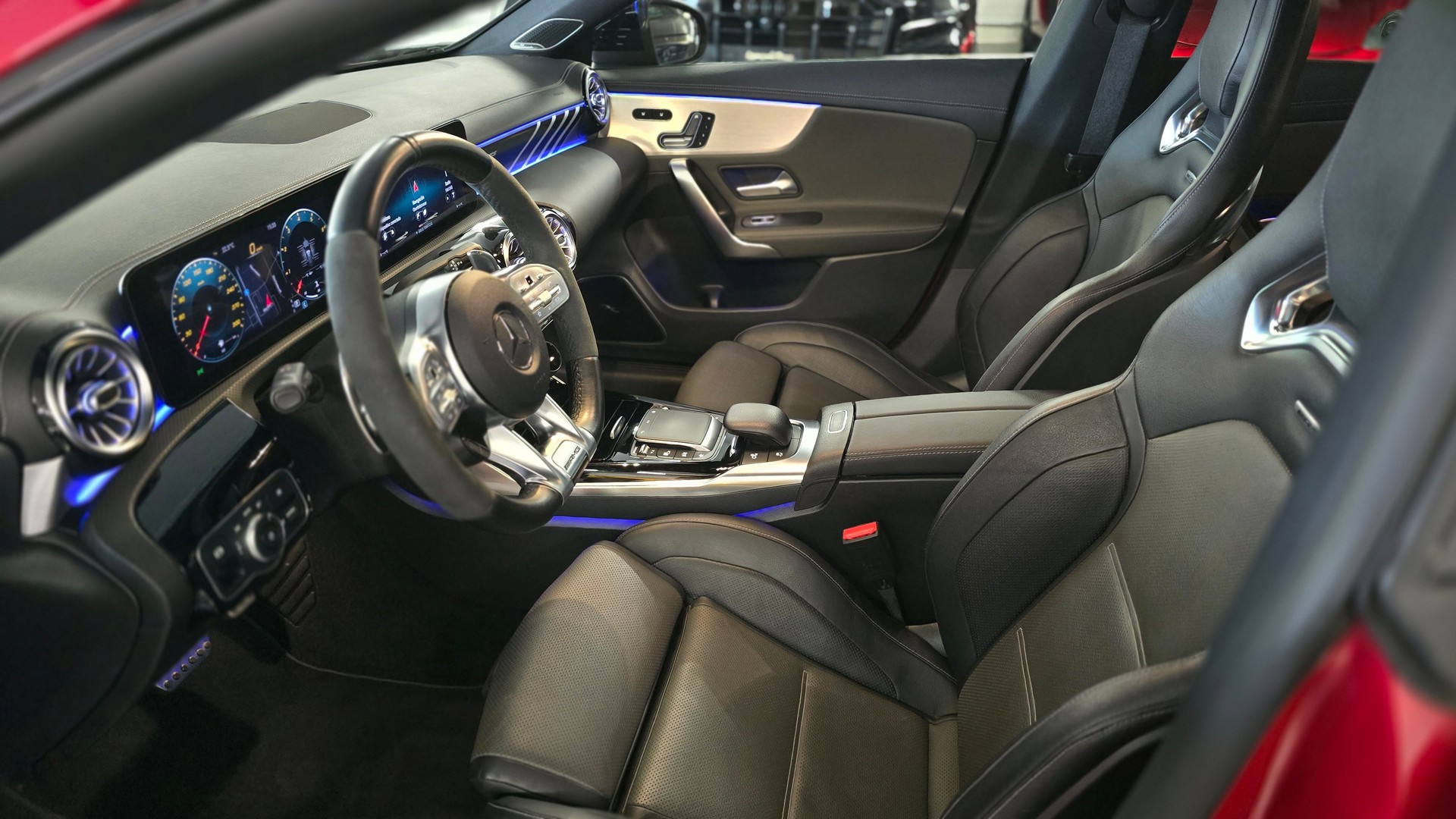 MERCEDES-BENZ CLA Shooting Brake 45 S AMG Performance Aero Paket 4Matic+ 8G-DCT-image-14