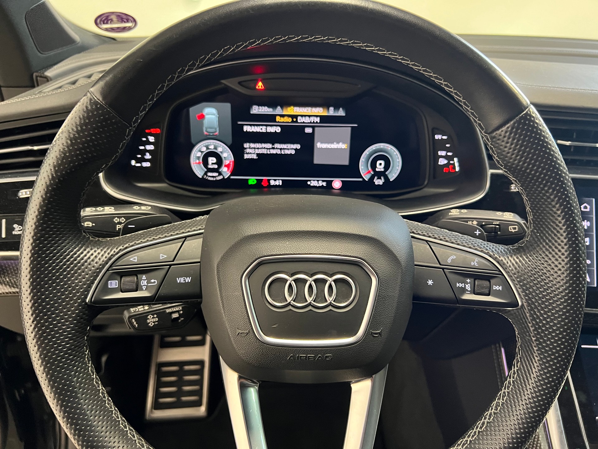AUDI SQ7 4.0 V8 TFSI quattro T-Tronic-showroom-element-3