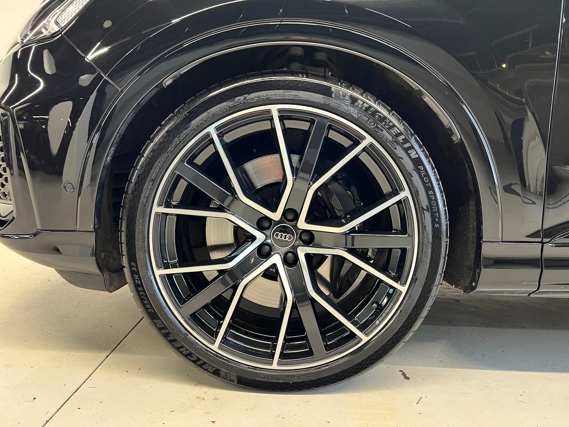 AUDI SQ7 4.0 V8 TFSI quattro T-Tronic-image-10