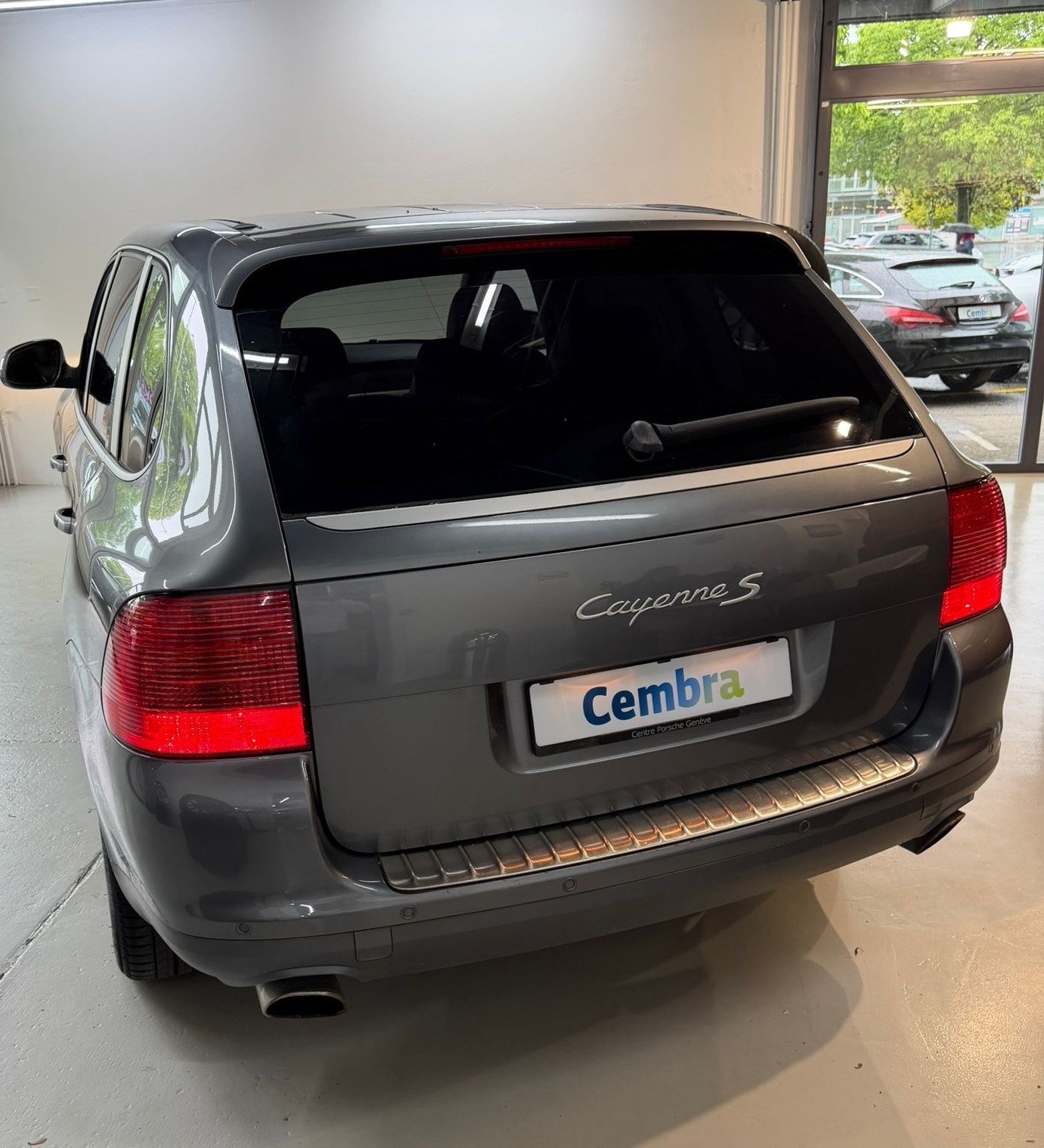 PORSCHE Cayenne S-image-5