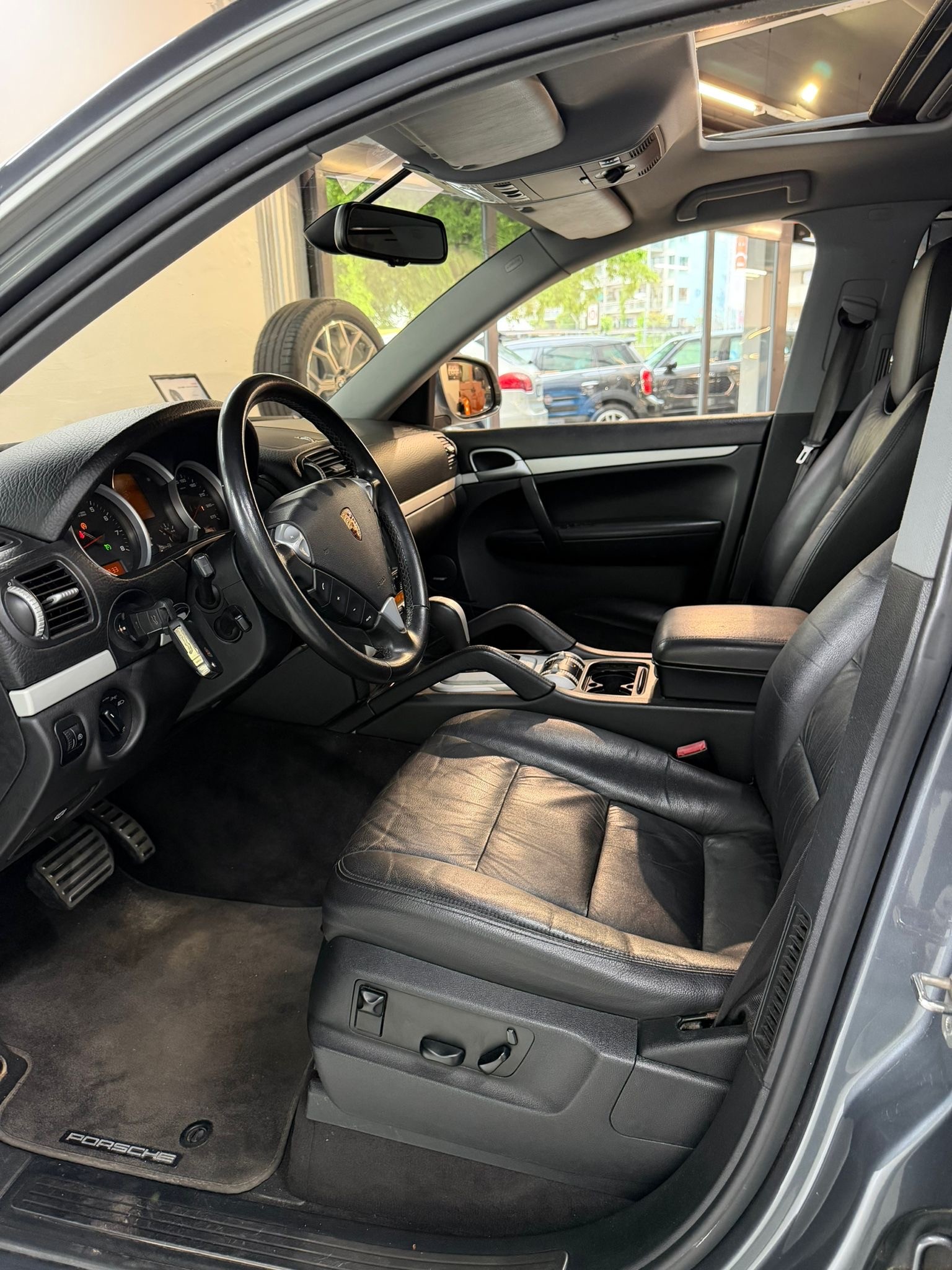 PORSCHE Cayenne S-image-7