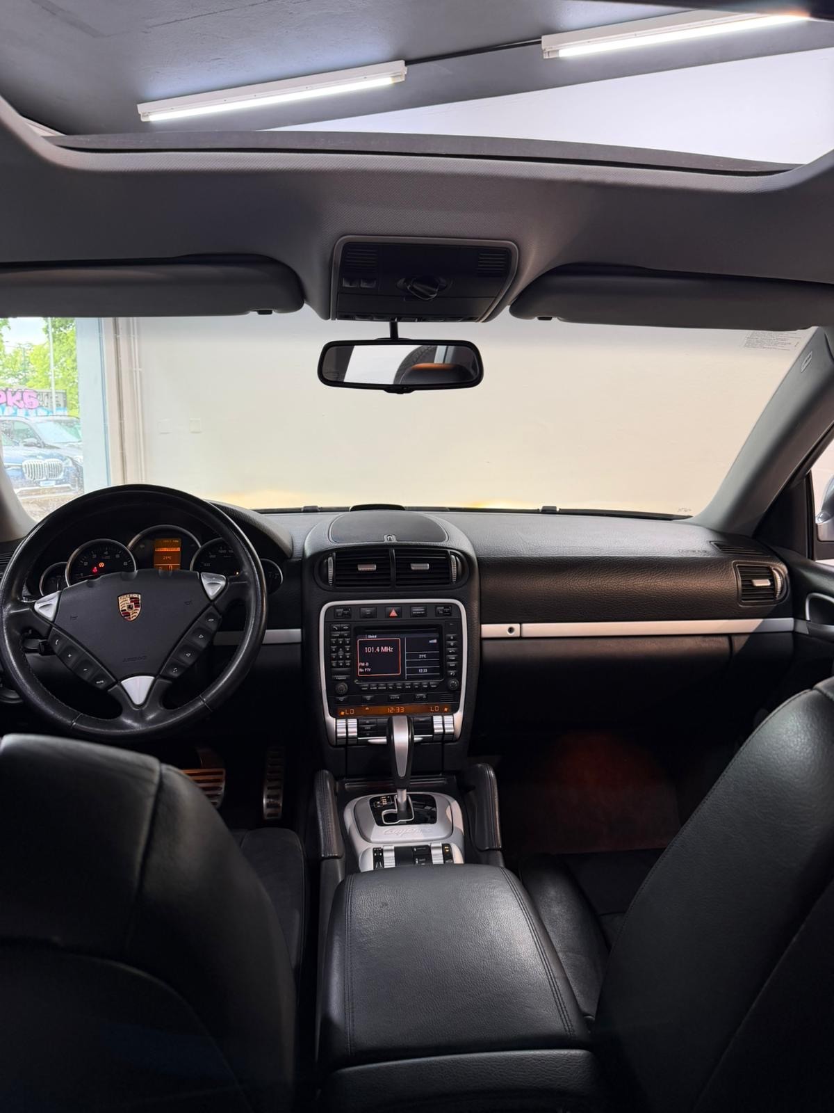 PORSCHE Cayenne S-image-9